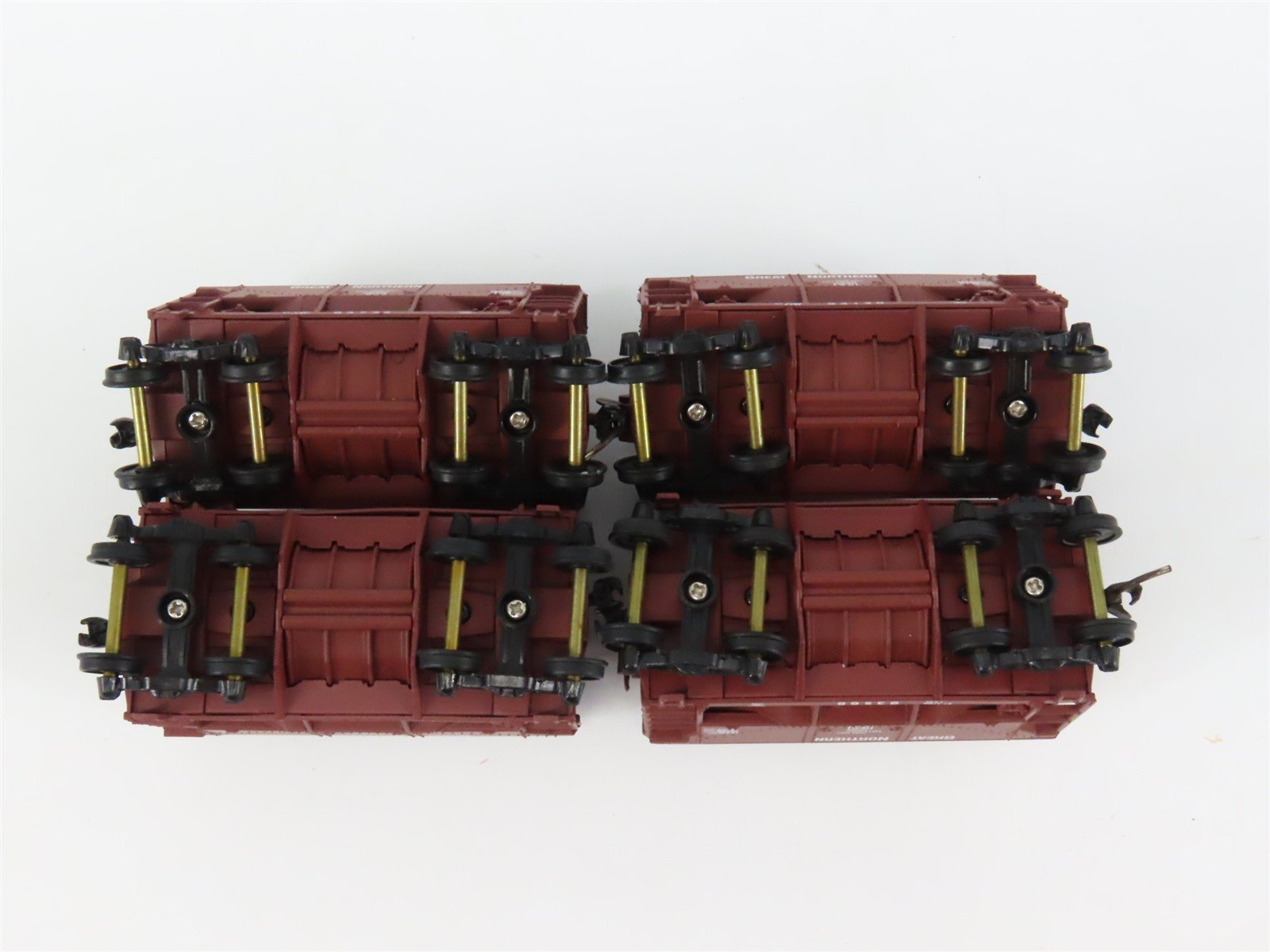 HO Scale Walthers 932-4402 GN Great Northern Ore Cars 4-Pack w/ Custom Load
