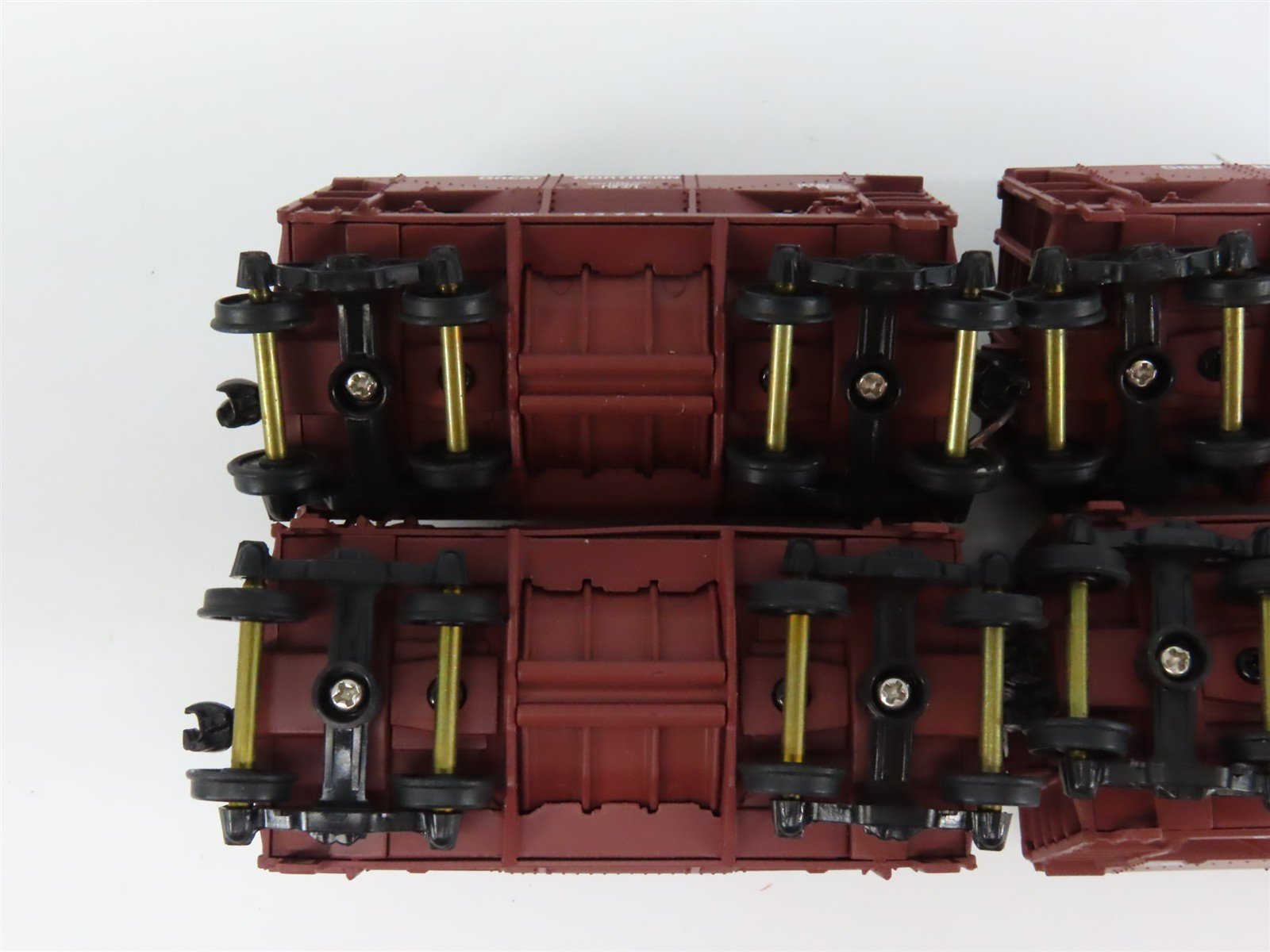 HO Scale Walthers 932-4402 GN Great Northern Ore Cars 4-Pack w/ Custom Load