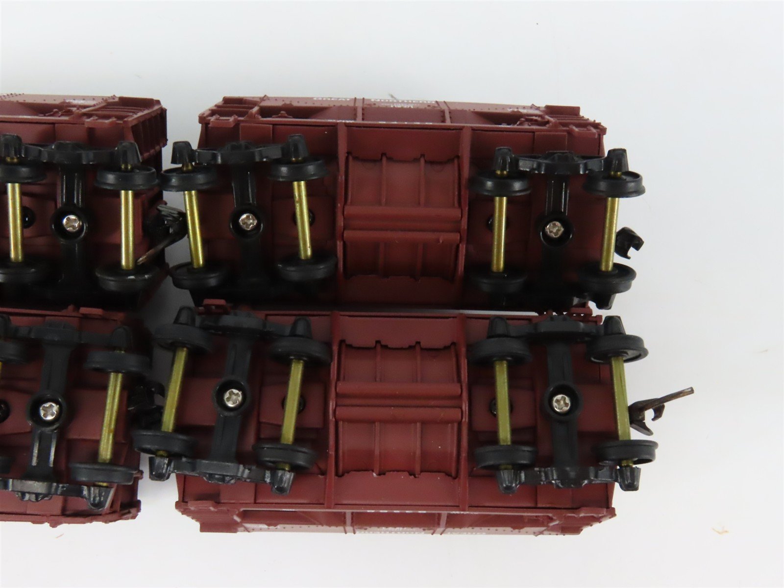 HO Scale Walthers 932-4402 GN Great Northern Ore Cars 4-Pack w/ Custom Load