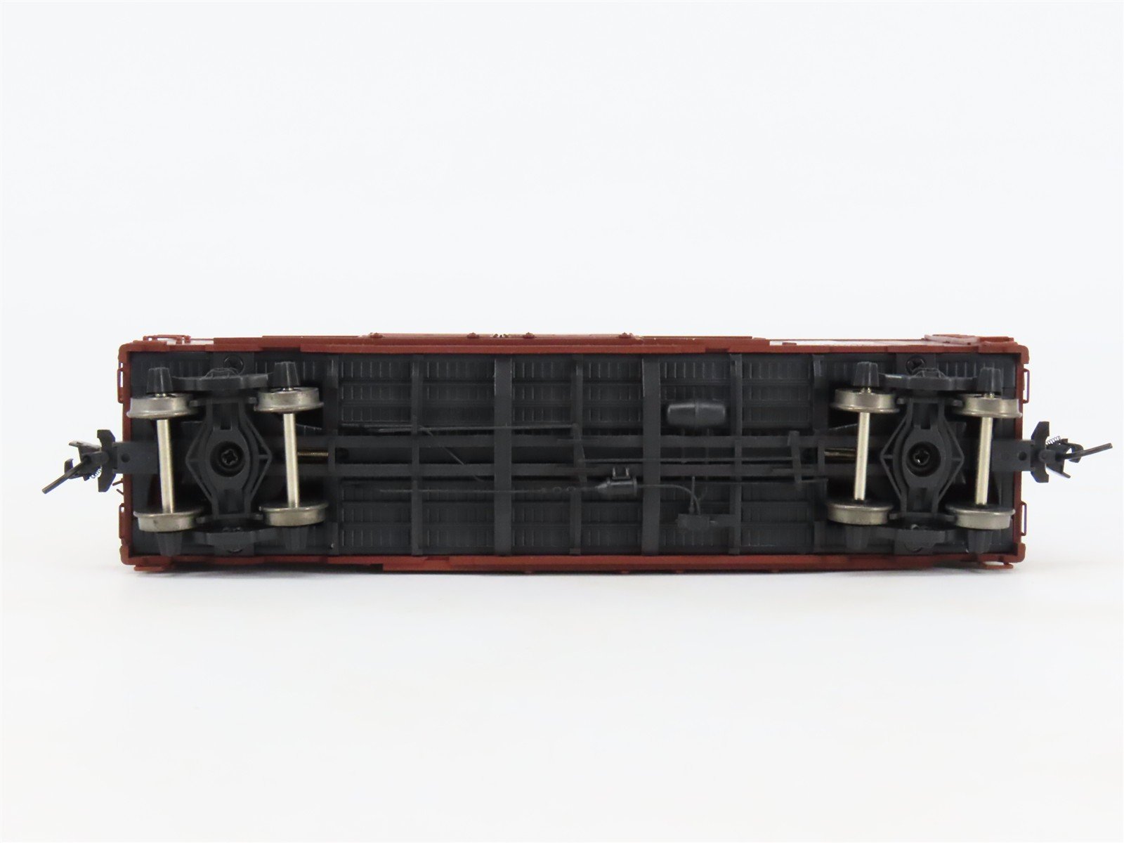 HO Scale Trix 24902-8 GN Great Northern 40' Double Door Box Car #3020
