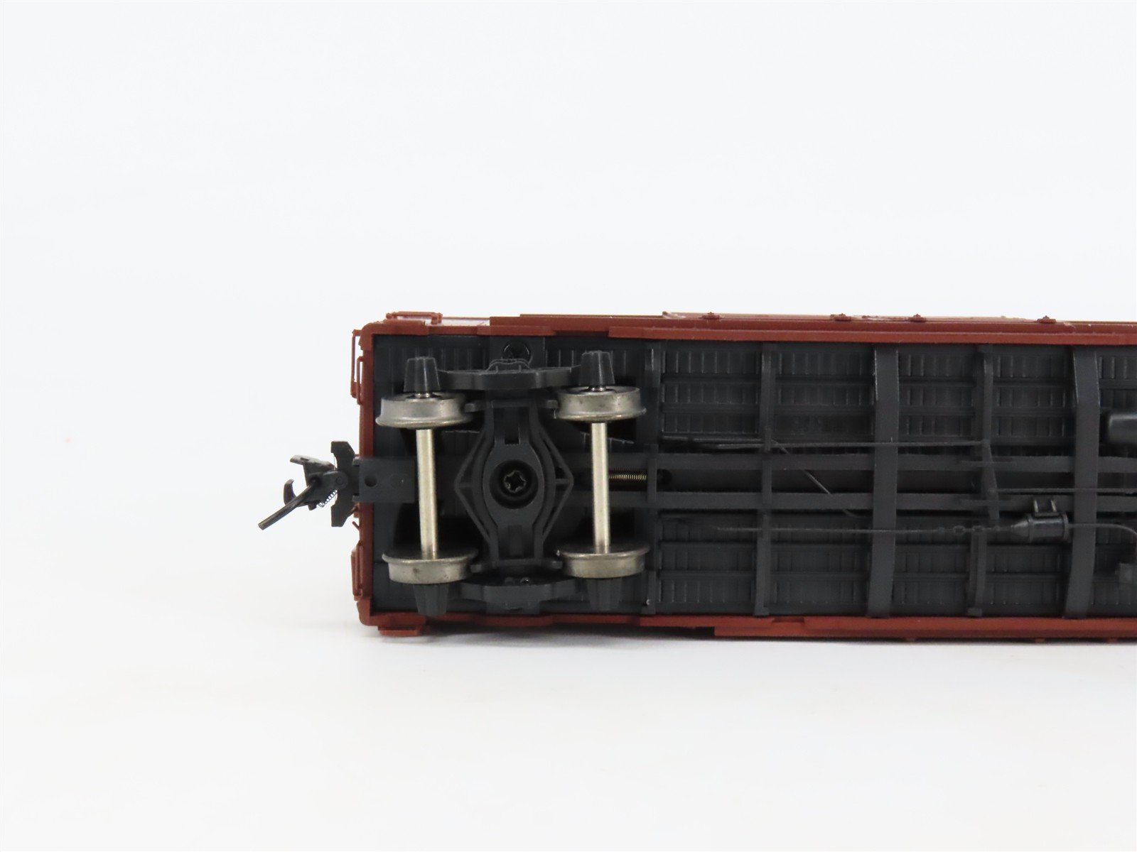HO Scale Trix 24902-8 GN Great Northern 40' Double Door Box Car #3020