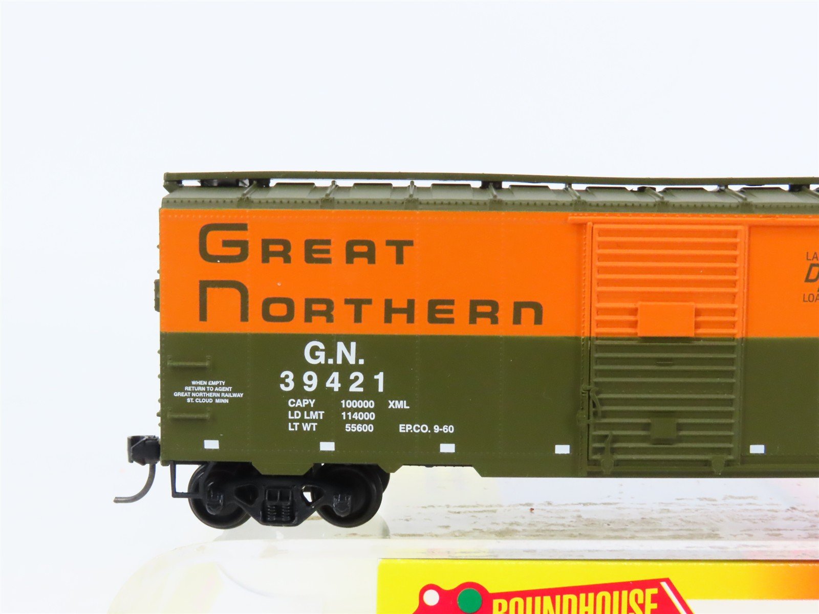 HO Scale Roundhouse 20401 GN Great Northern AAR 40' Single Door Box Car #39421