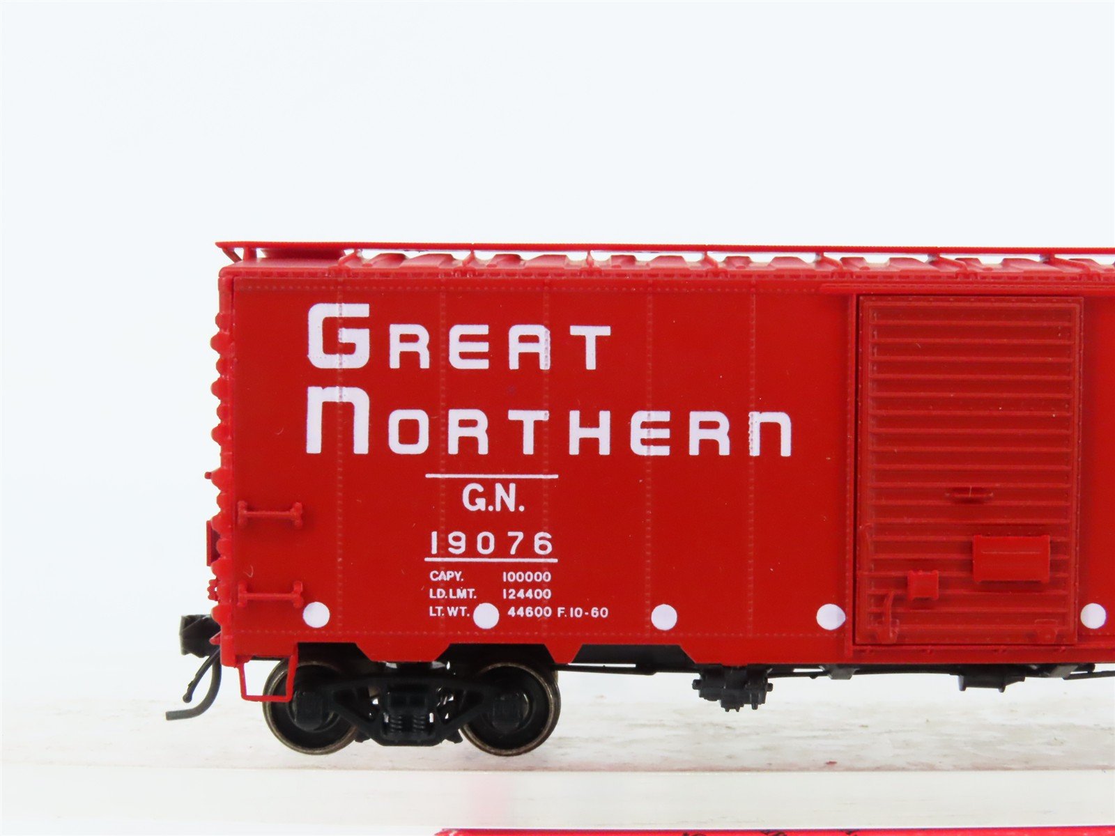 HO Scale InterMountain 46005-19 GN Great Northern 40' Single Door Box Car #19076
