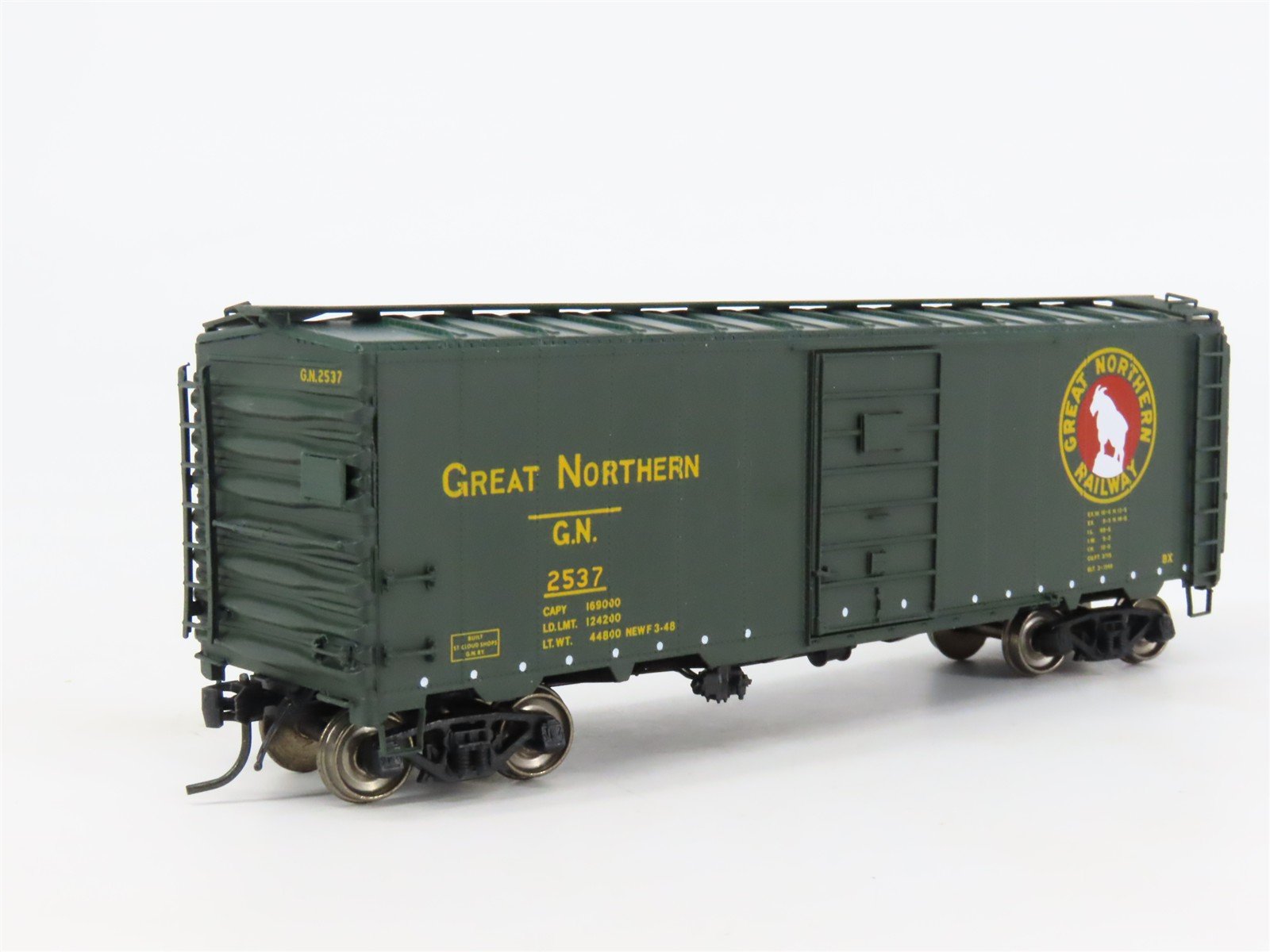 HO Scale InterMountain 46010-18 GN Great Northern Express 40' Box Car #2537