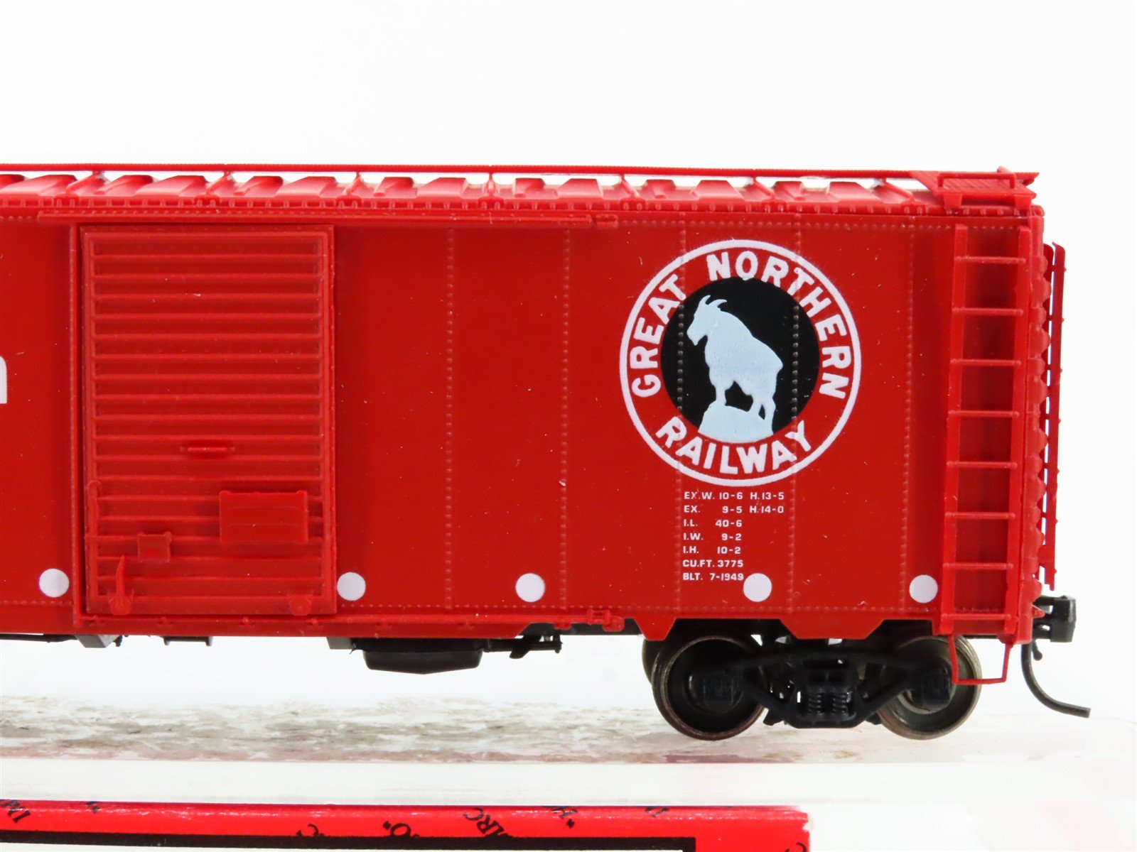 HO Scale InterMountain 46005-15 GN Great Northern 40' Single Door Box Car #18649