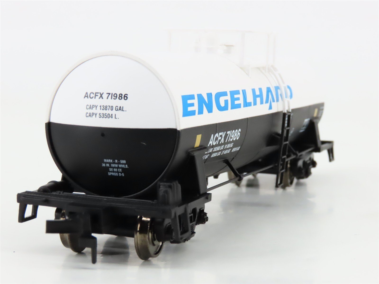 HO Scale Atlas 1702-4 ACFX Engelhard 13k Gallon Kaolin Tank Car #71986