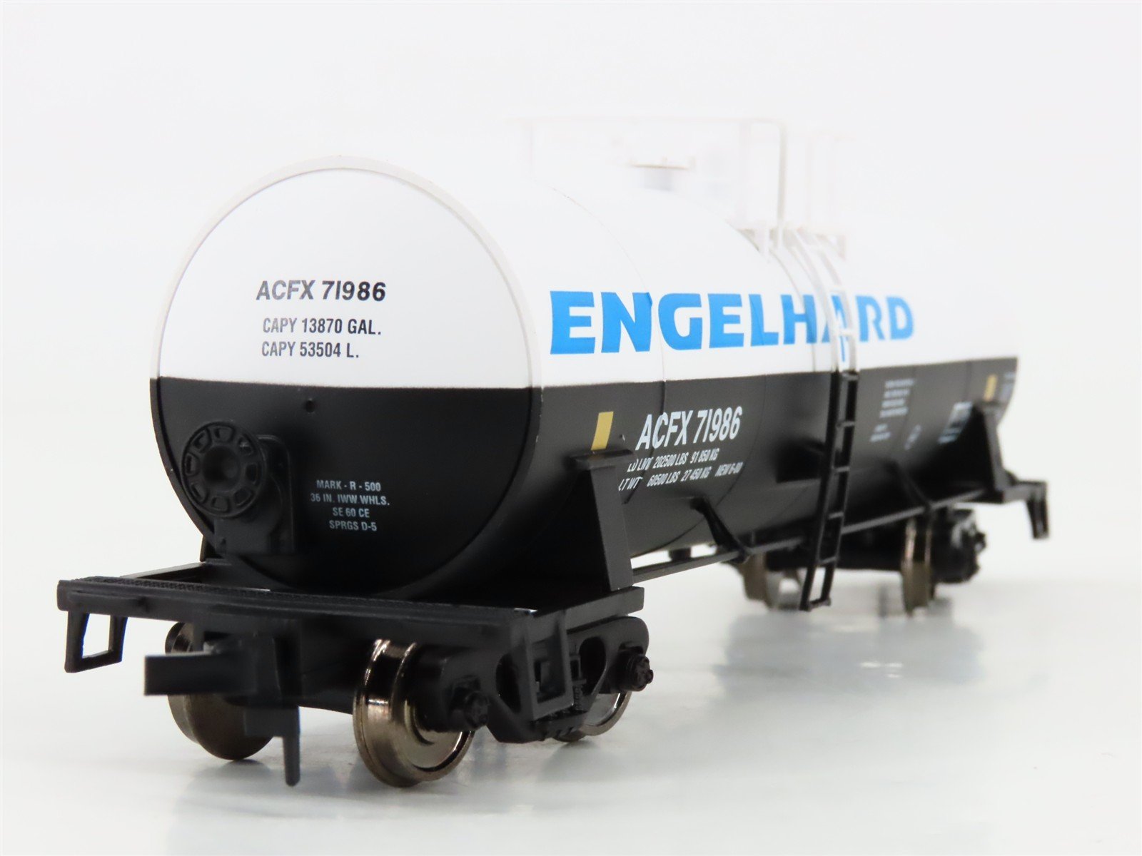 HO Scale Atlas 1702-4 ACFX Engelhard 13k Gallon Kaolin Tank Car #71986