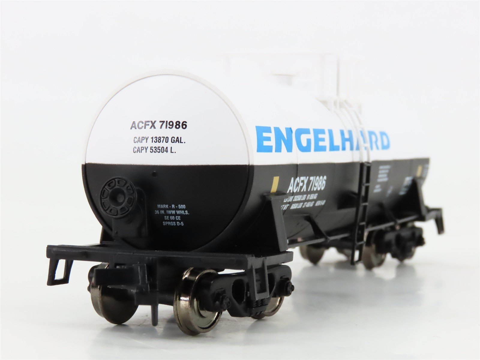 HO Scale Atlas 1702-4 ACFX Engelhard 13k Gallon Kaolin Tank Car #71986