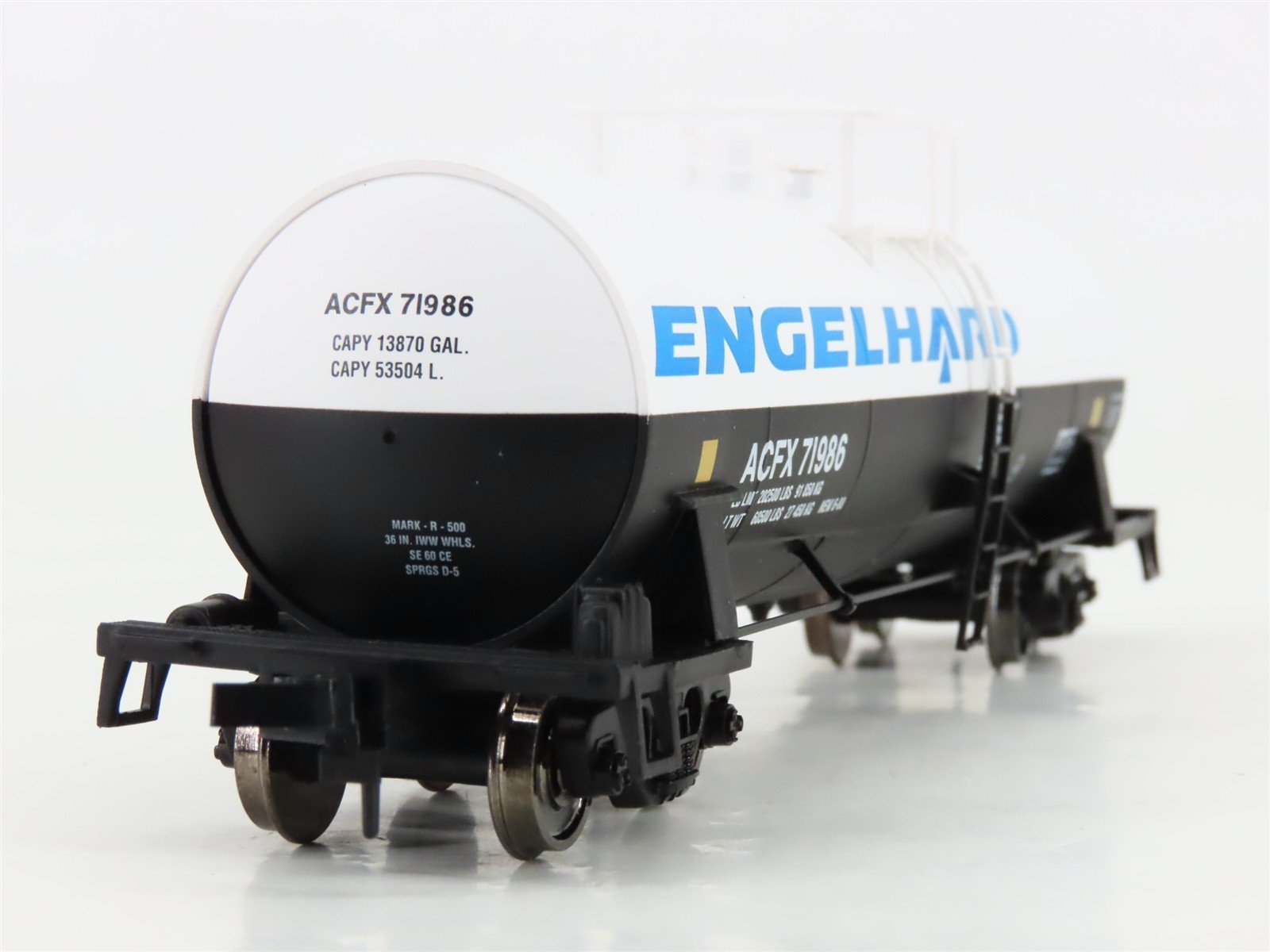 HO Scale Atlas 1702-4 ACFX Engelhard 13k Gallon Kaolin Tank Car #71986