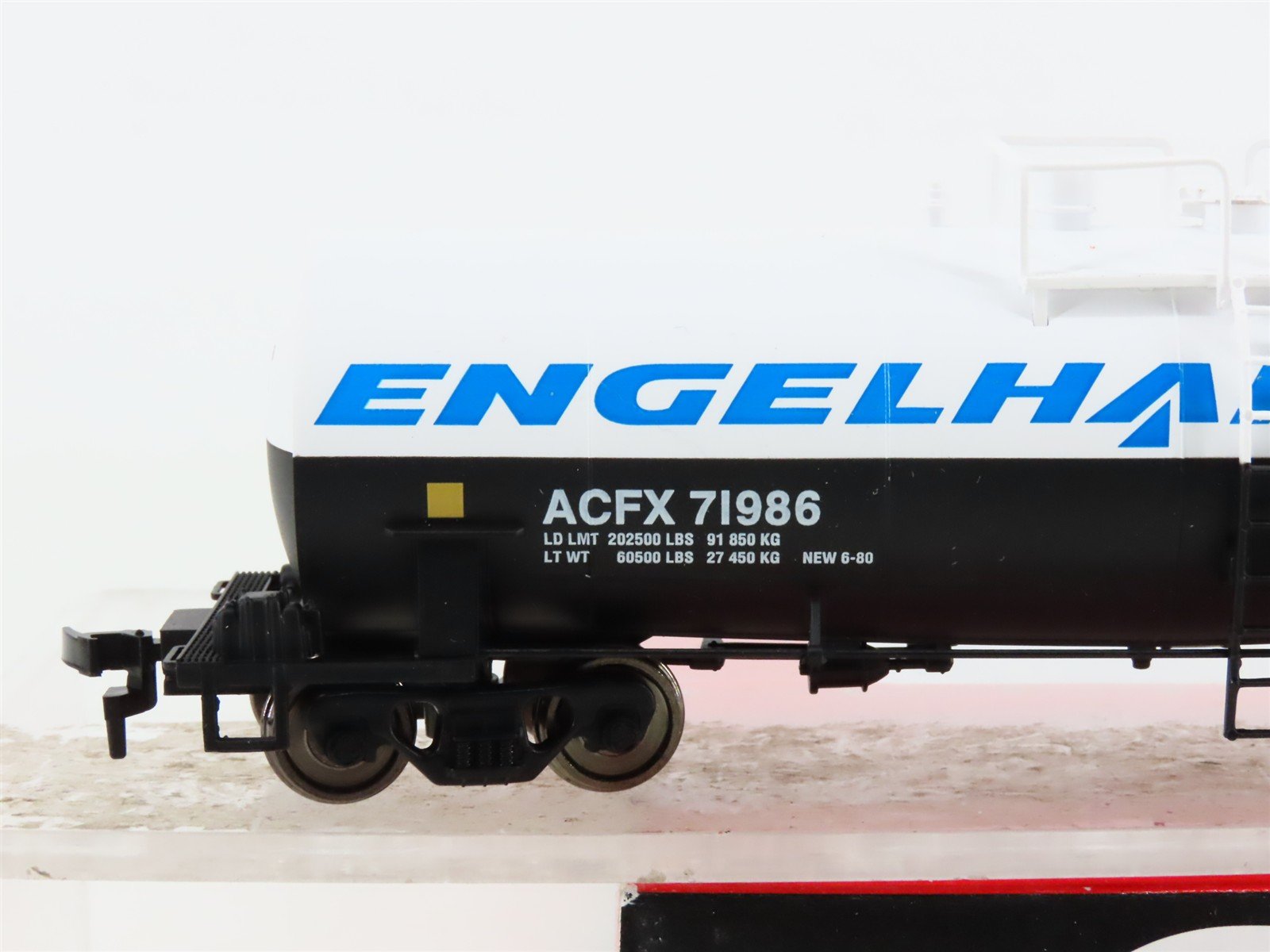 HO Scale Atlas 1702-4 ACFX Engelhard 13k Gallon Kaolin Tank Car #71986