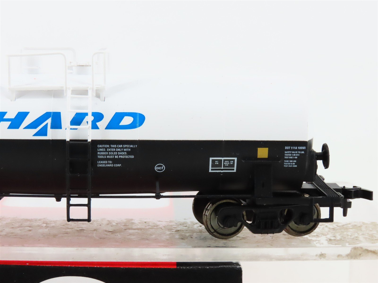 HO Scale Atlas 1702-4 ACFX Engelhard 13k Gallon Kaolin Tank Car #71986