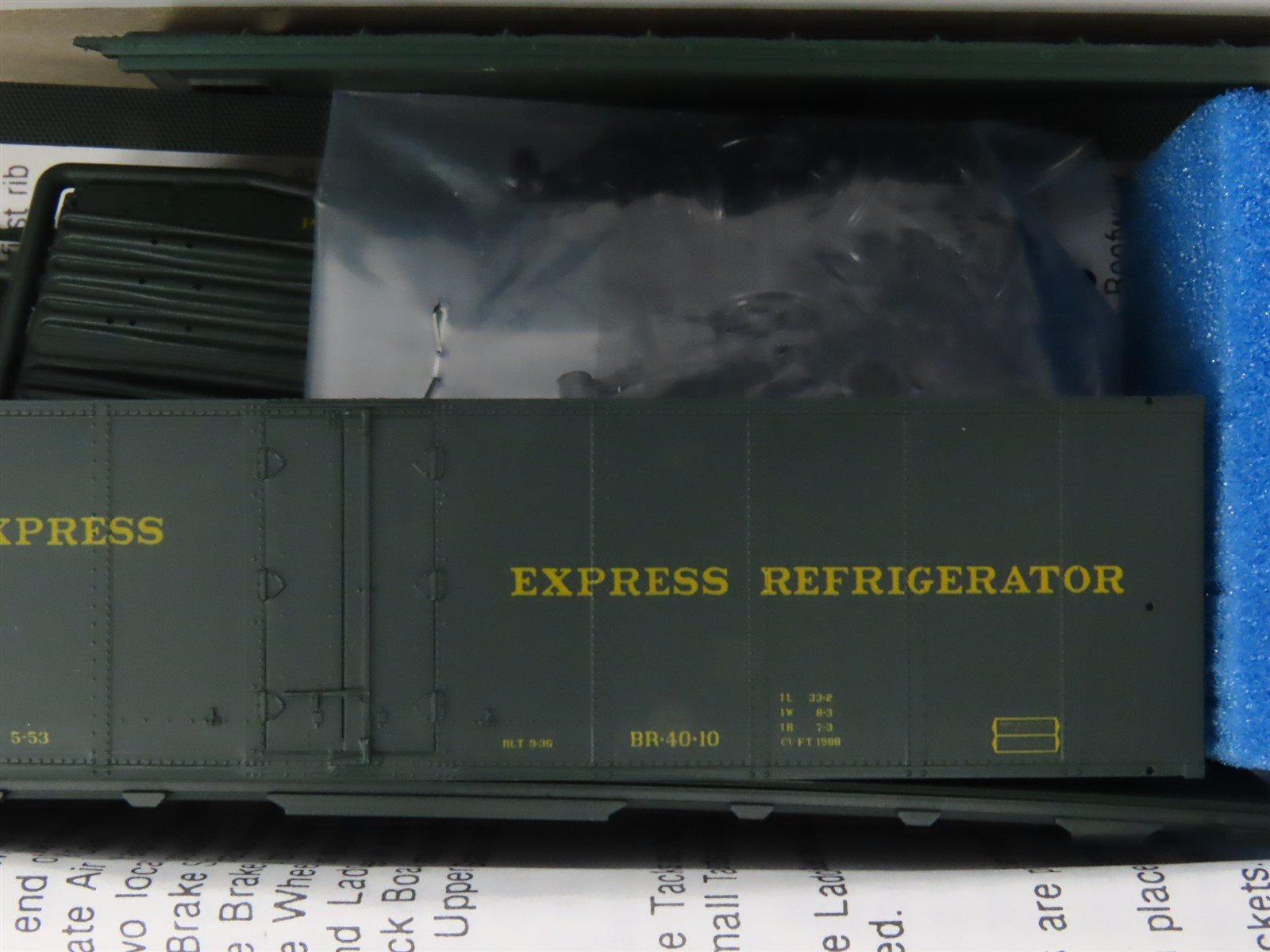 LOT of 4 HO Scale Intermountain Assorted PFE Ice Bunker Car Kits