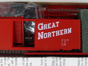 LOT of 3 HO Scale Intermountain GN Great Northern 40' PS-1 Boxcar Kits