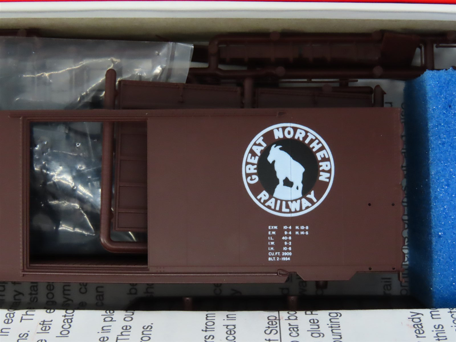LOT of 4 HO Scale Intermountain GN Great Northern 40' PS-1 Boxcar Kits