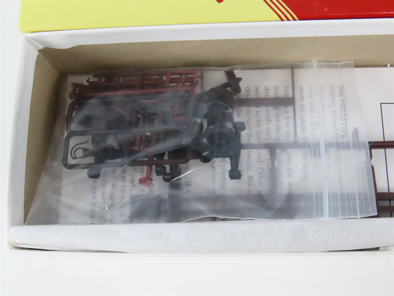 LOT of 4 HO Scale Red Caboose GN Great Northern 42' Fishbelly Flatcar Kits