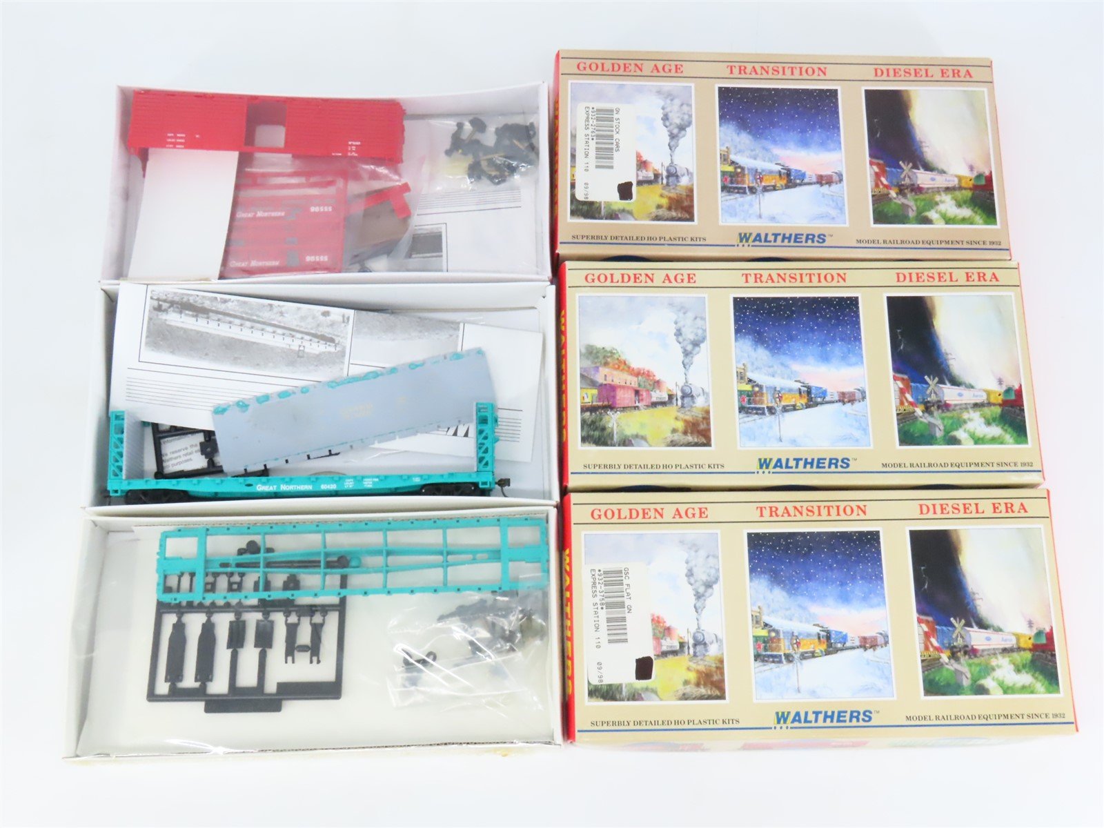 LOT of 3 HO Scale Walthers GN Great Northern 54' Flatcar & 40' Stock Car Kits