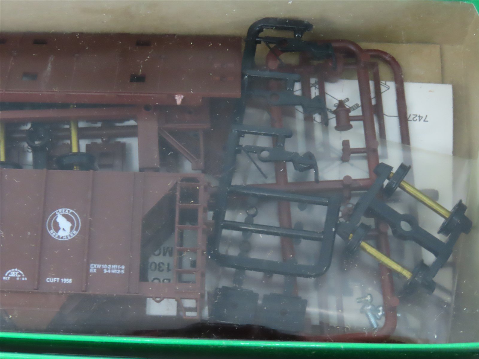 LOT of 4 HO Scale Bowser 55681 GN Great Northern 2-Bay Covered Hopper Car Kits