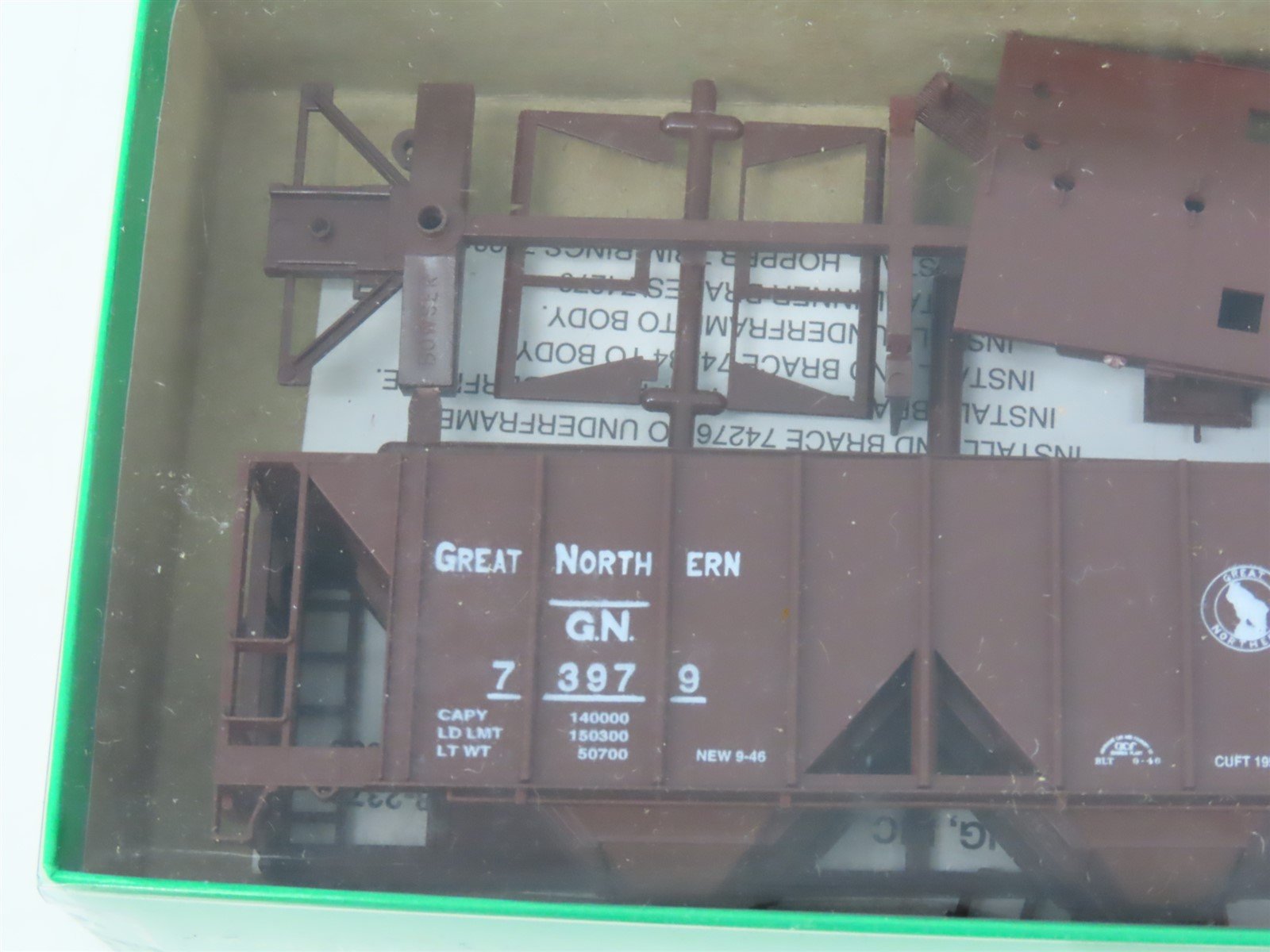 LOT of 4 HO Scale Bowser 55681 GN Great Northern 2-Bay Covered Hopper Car Kits