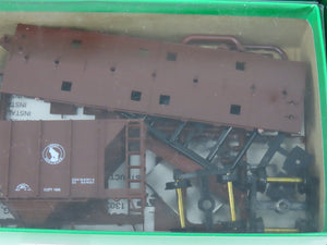 LOT of 4 HO Scale Bowser 55681 GN Great Northern 2-Bay Covered Hopper Car Kits
