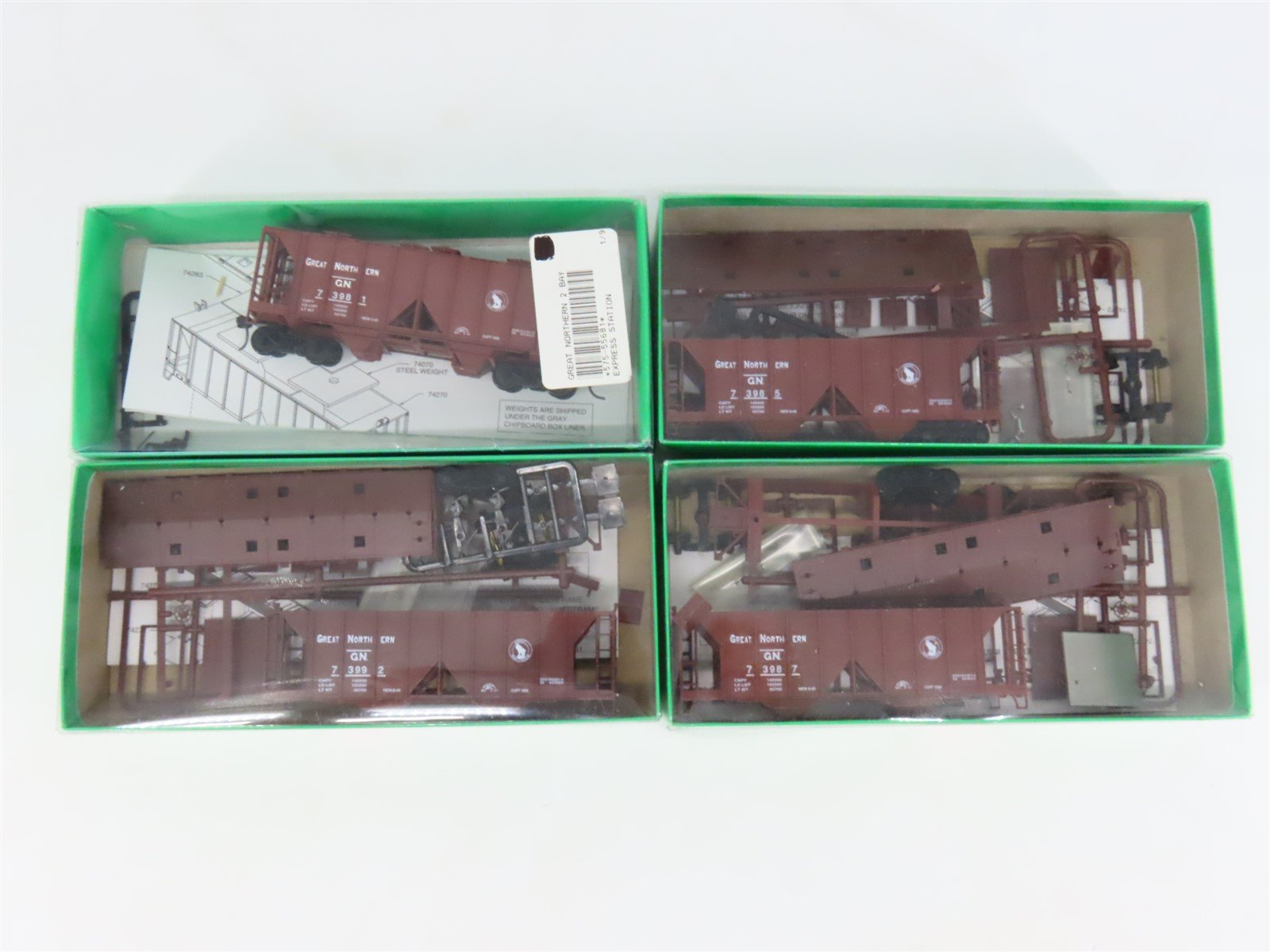 LOT of 4 HO Scale Bowser 55681 GN Great Northern 2-Bay Covered Hopper Car Kits