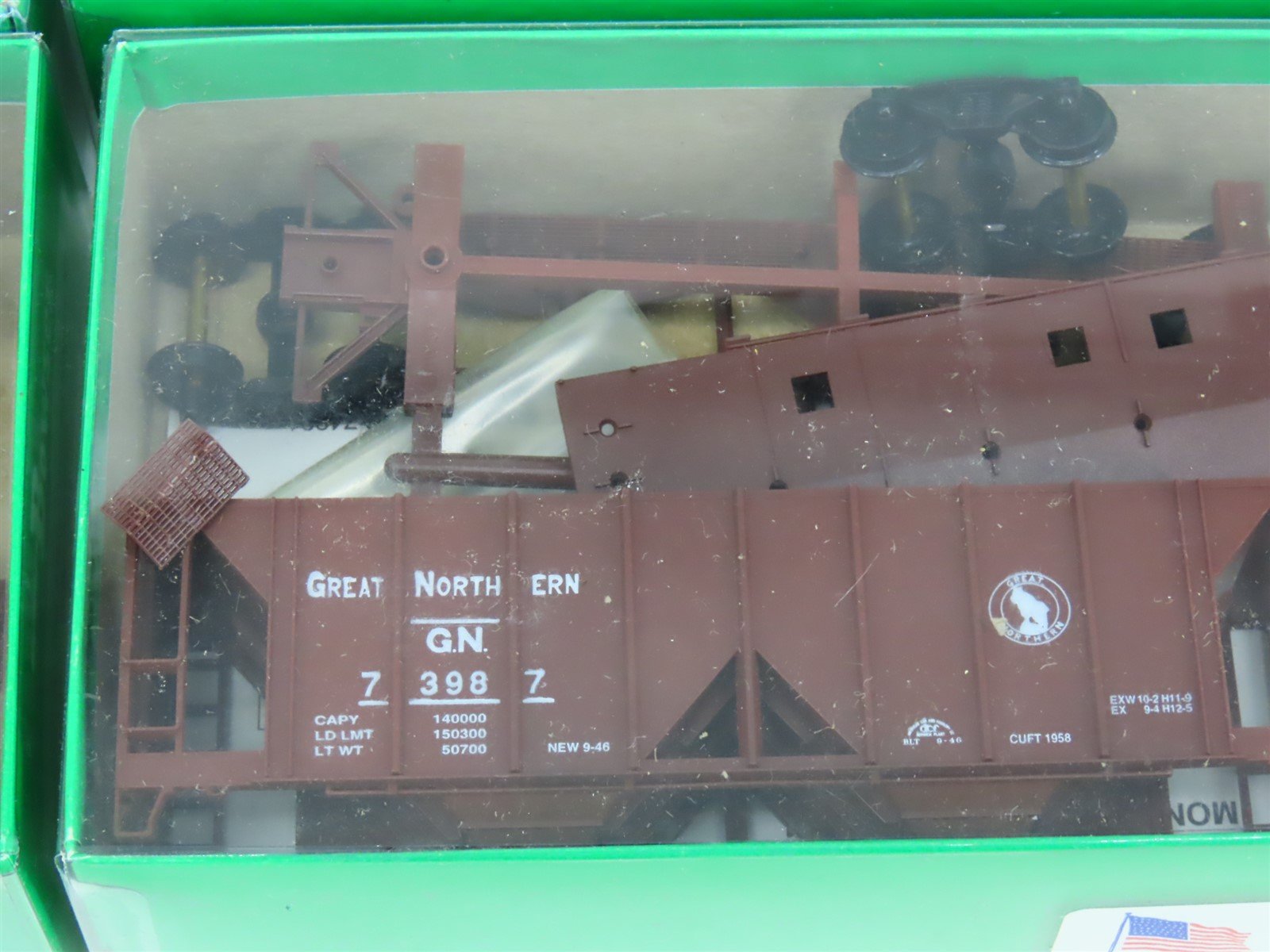 LOT of 4 HO Scale Bowser 55681 GN Great Northern 2-Bay Covered Hopper Car Kits