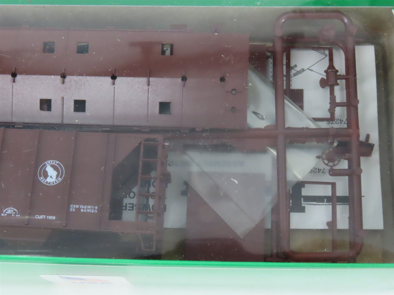 LOT of 4 HO Scale Bowser 55681 GN Great Northern 2-Bay Covered Hopper Car Kits