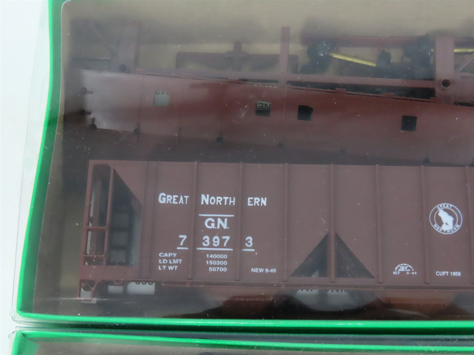 LOT of 4 HO Scale Bowser 55681 GN Great Northern 2-Bay Covered Hopper Car Kits