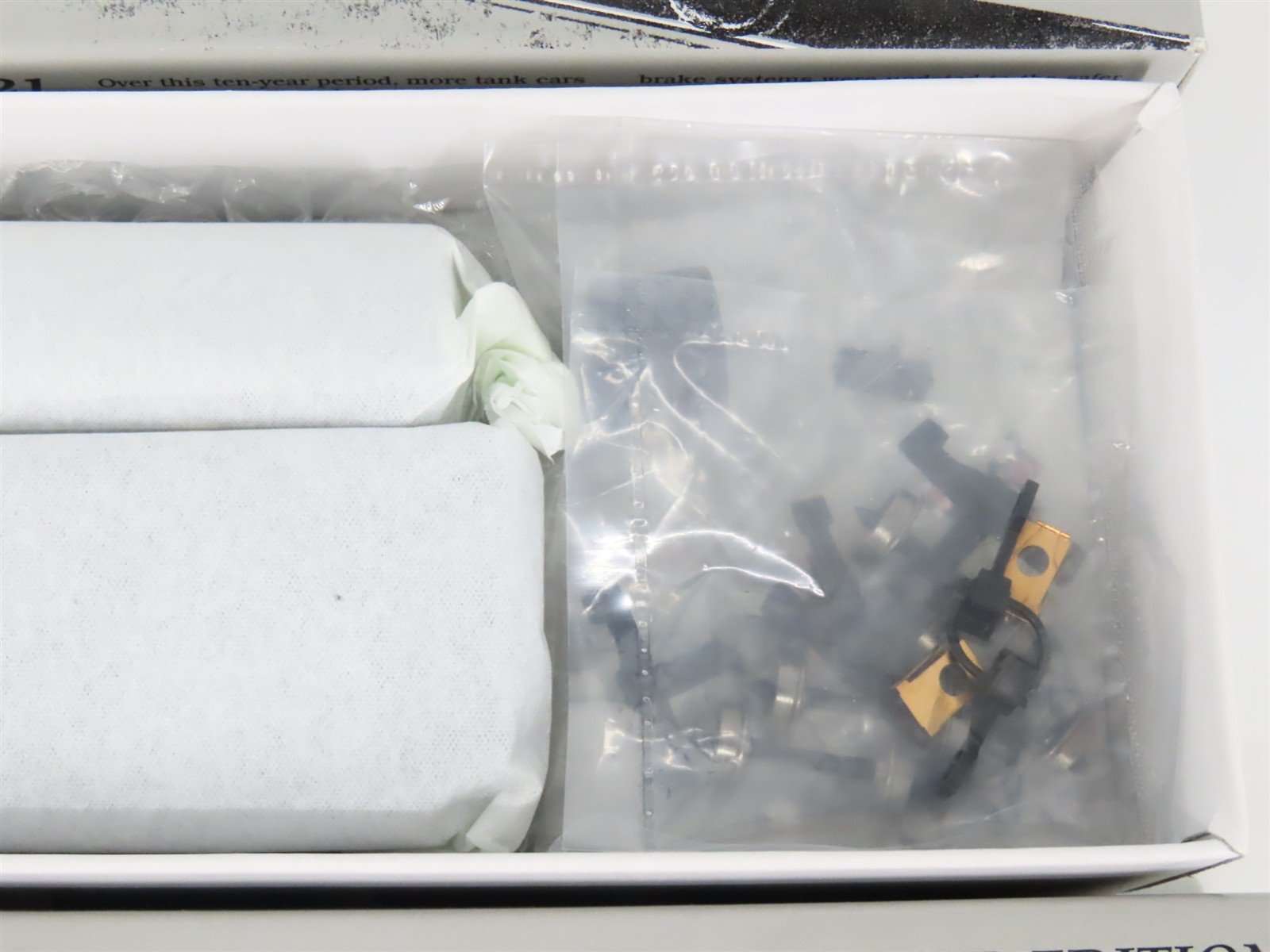 HO Scale Proto 2000 21767 DOWX Dow Chemical 8k Gal Tankcar 4-Pack Kit