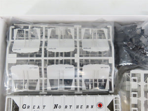 HO Scale Kato 38-0203 GN Great Northern AC&F 70t Covered Hopper 3-Car Kit