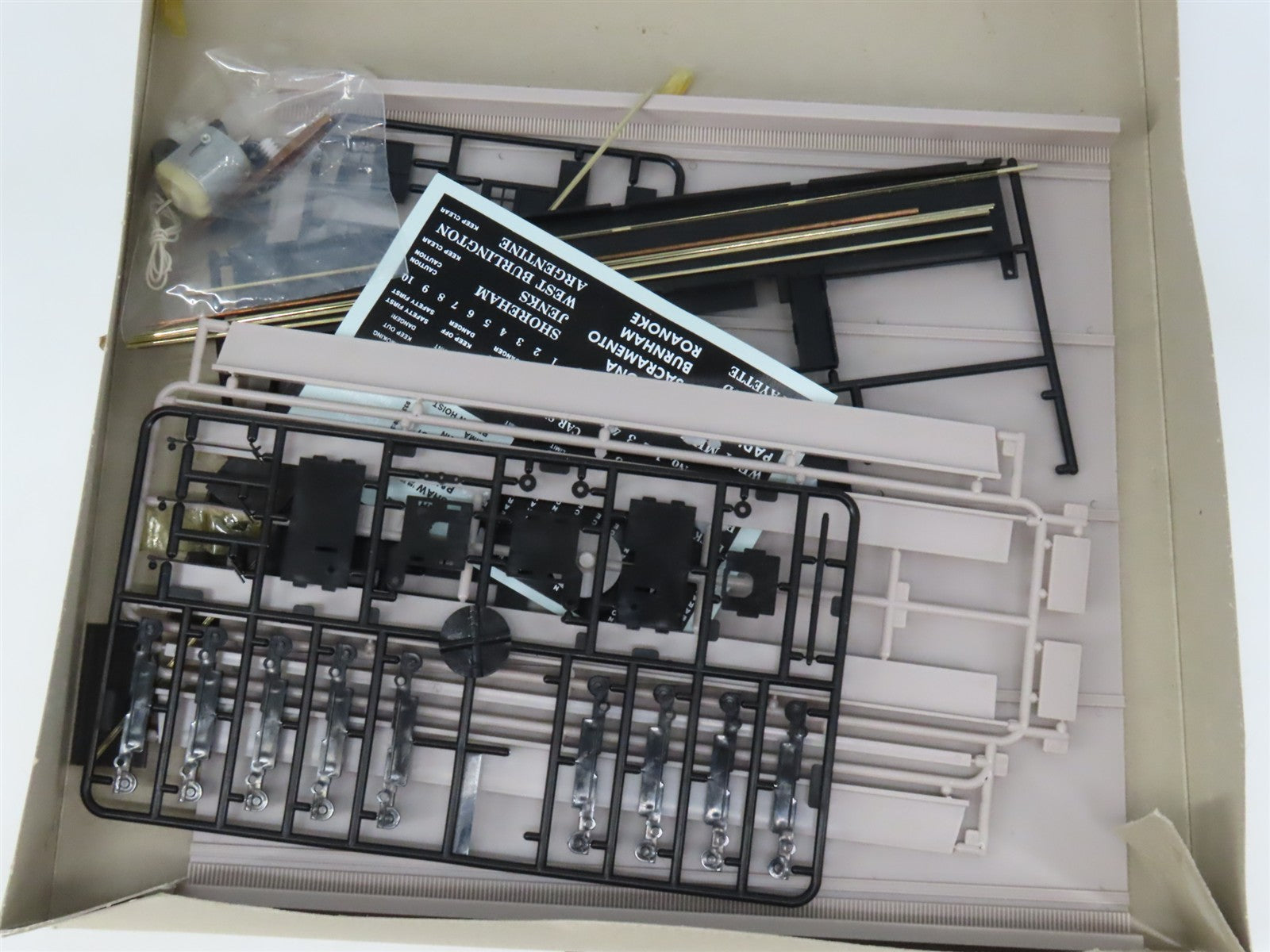 HO Scale Walthers 933-3132 Transfer Table Extension Pit Building Kit