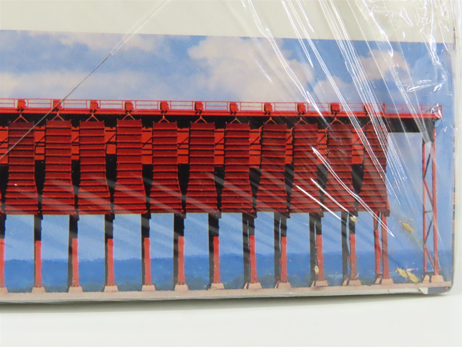 HO Scale Walthers 933-3065 Ore Dock Building Kit SEALED
