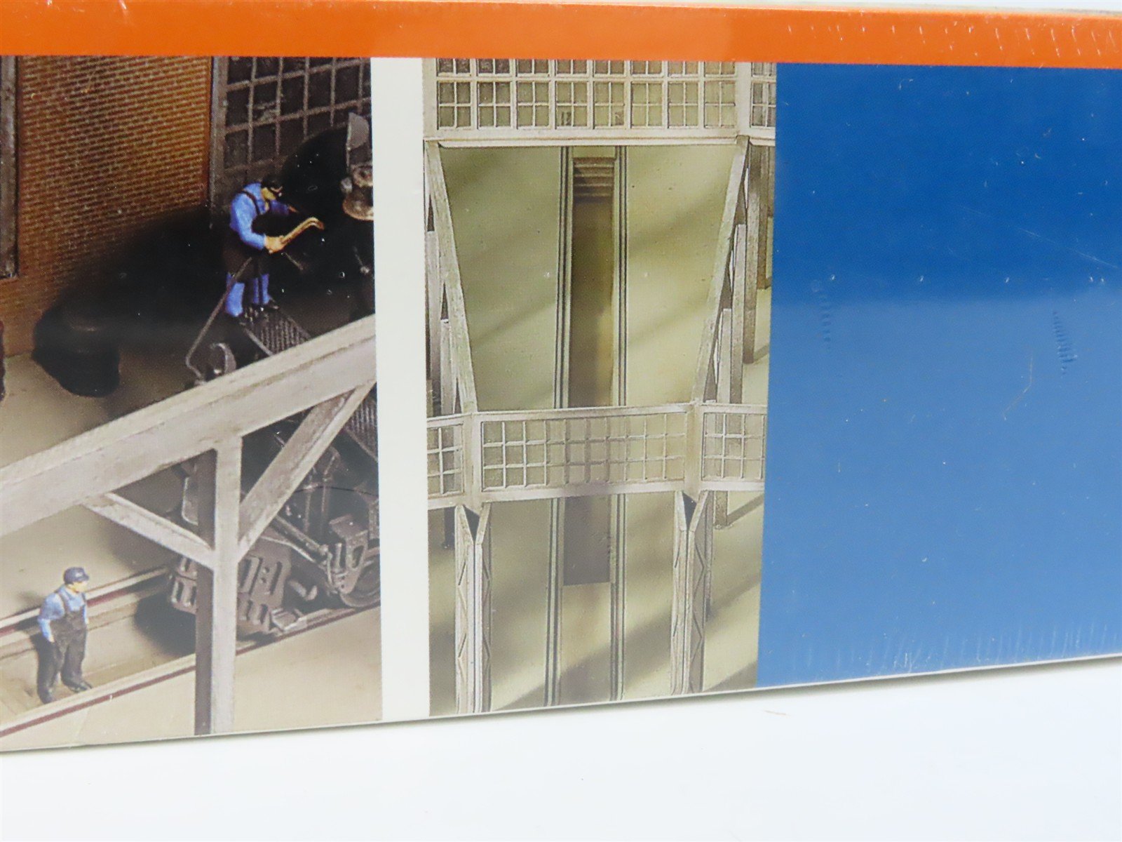 HO Scale Walthers 933-2901 Modern Roundhouse Add-On Stalls Building Kit SEALED