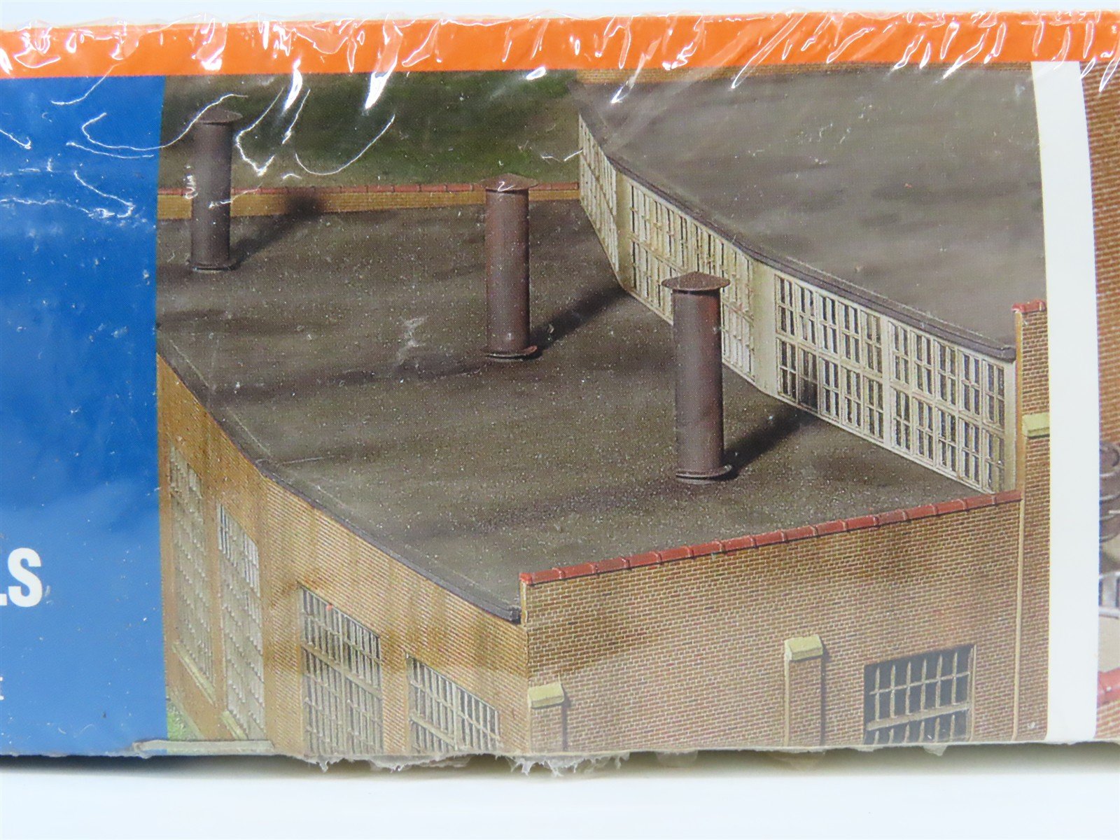 HO Scale Walthers 933-2901 Modern Roundhouse Add-On Stalls Building Kit SEALED