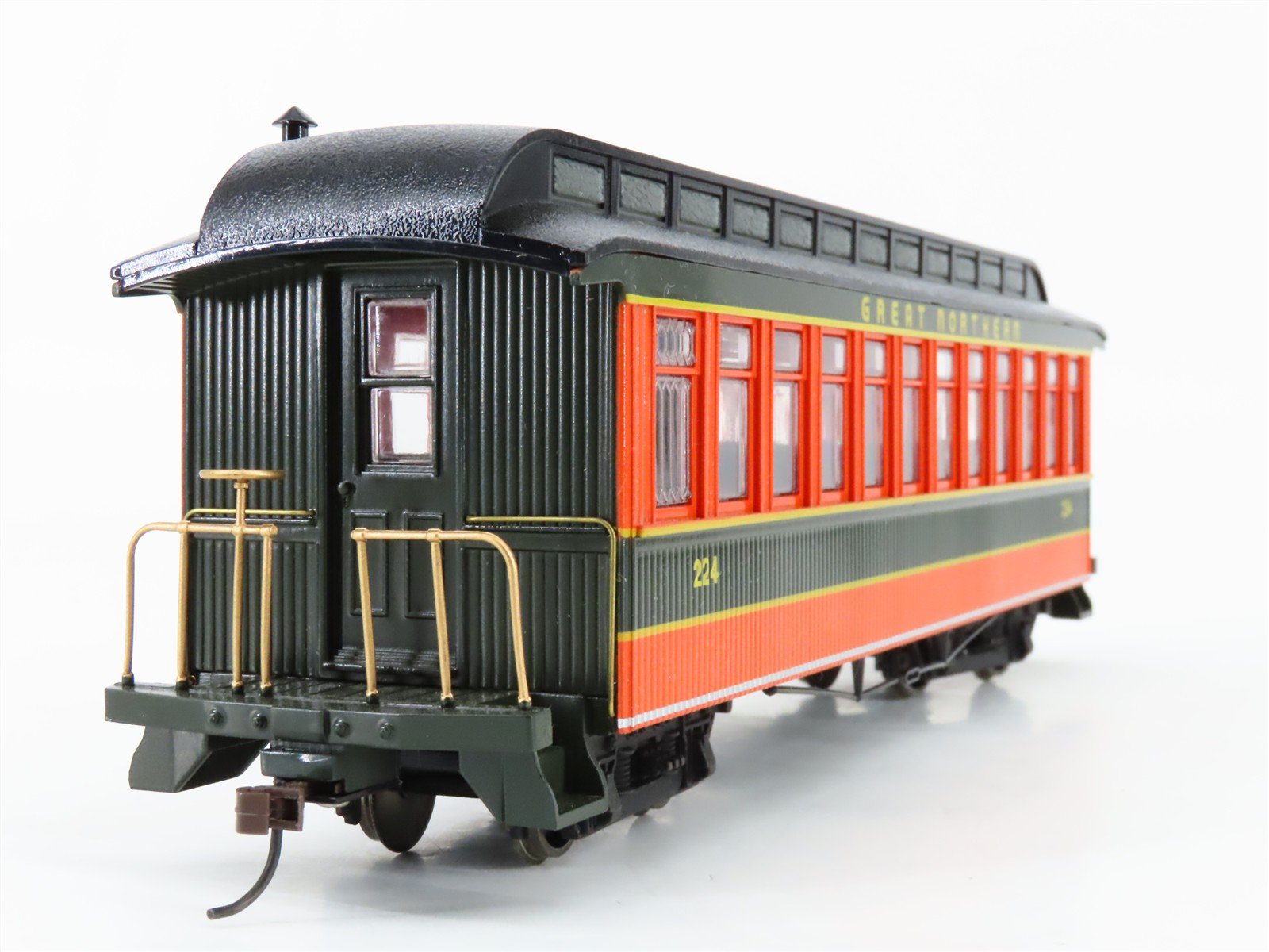 On30 Scale Bachmann Spectrum 26311 GN Great Northern Coach Passenger #224