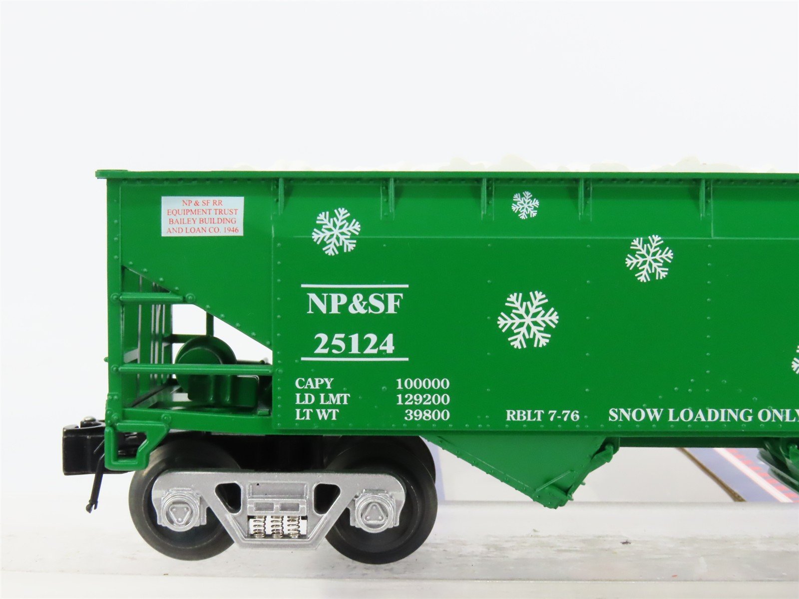 O Gauge 3-Rail Aristo-Craft 96250 NP&SF Christmas 2-Bay Hopper Car #23124 wLoad