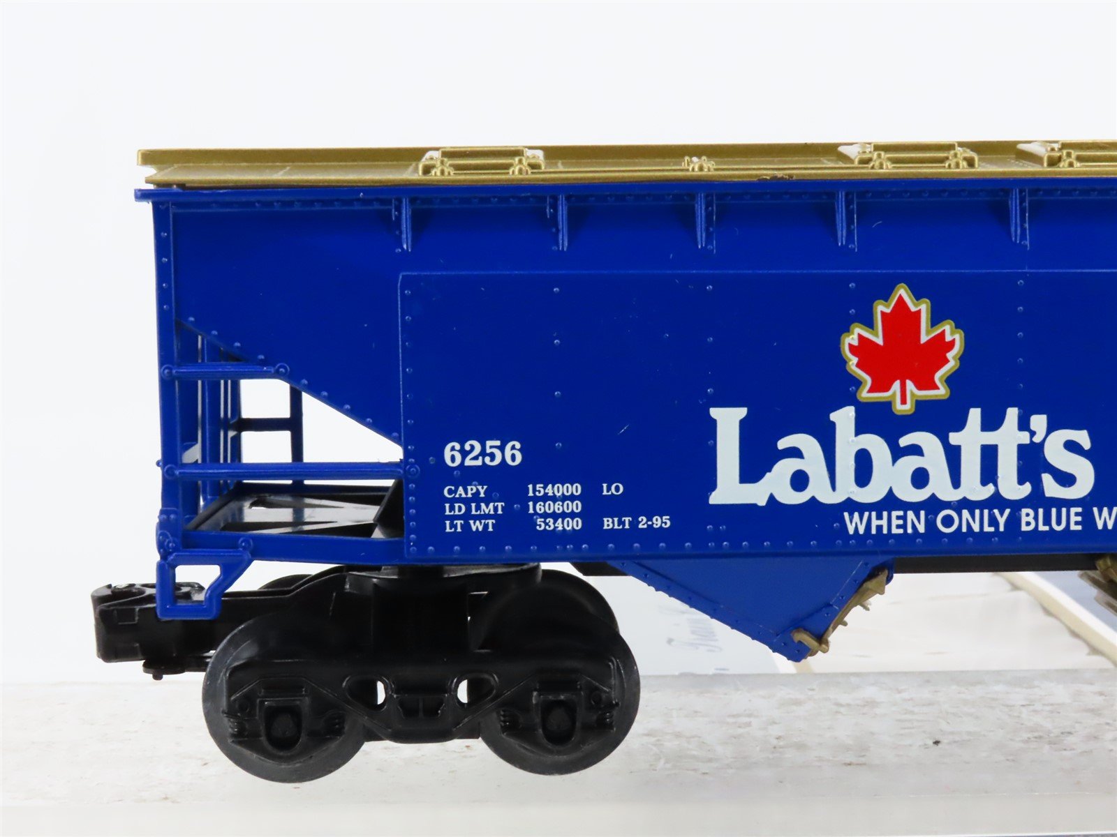 O Gauge 3-Rail Labatt's Blue 2-Bay Open Hopper #6256 w/Coal Load