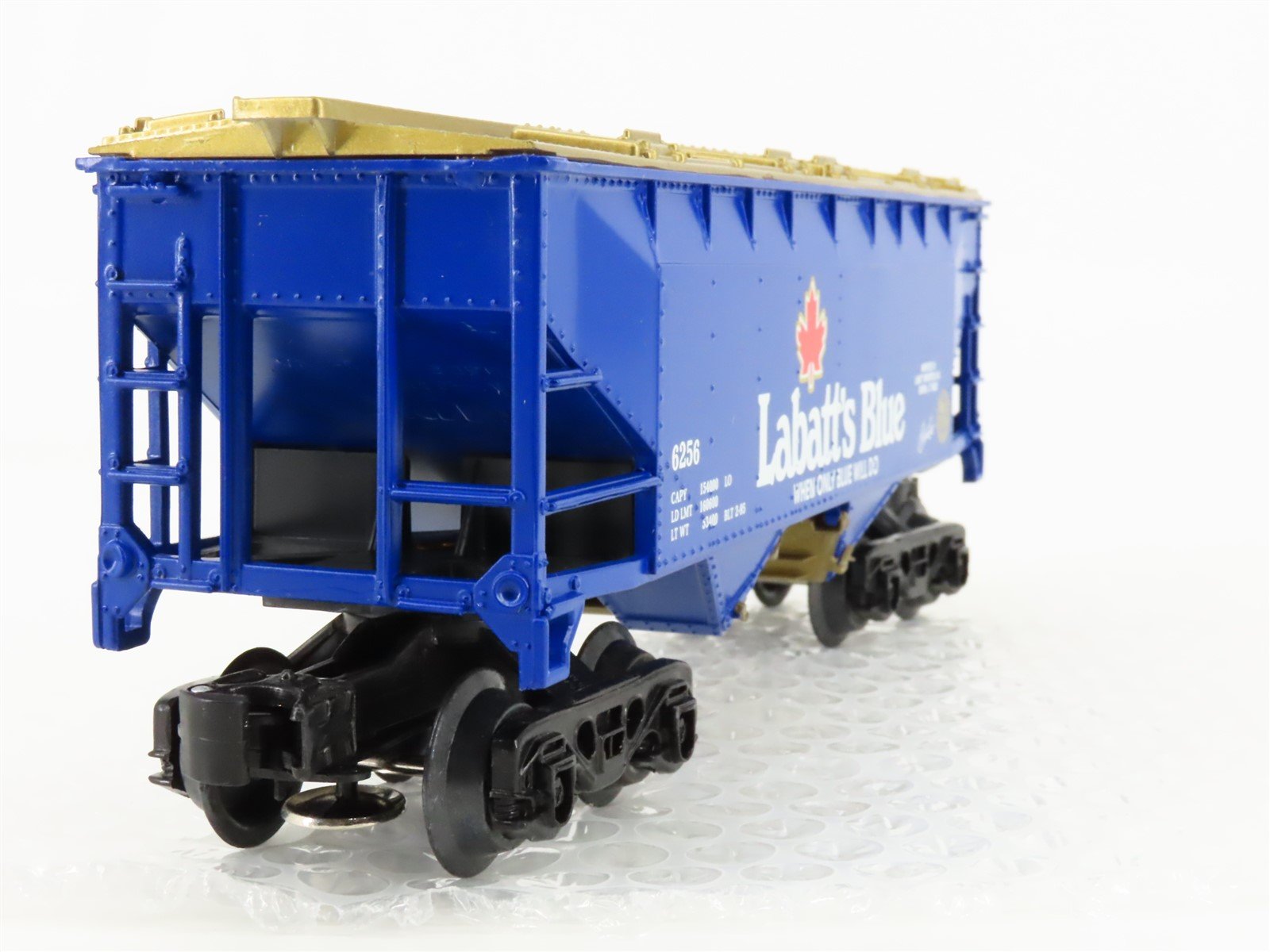 O Gauge 3-Rail Labatt's Blue 2-Bay Open Hopper #6256 w/Coal Load