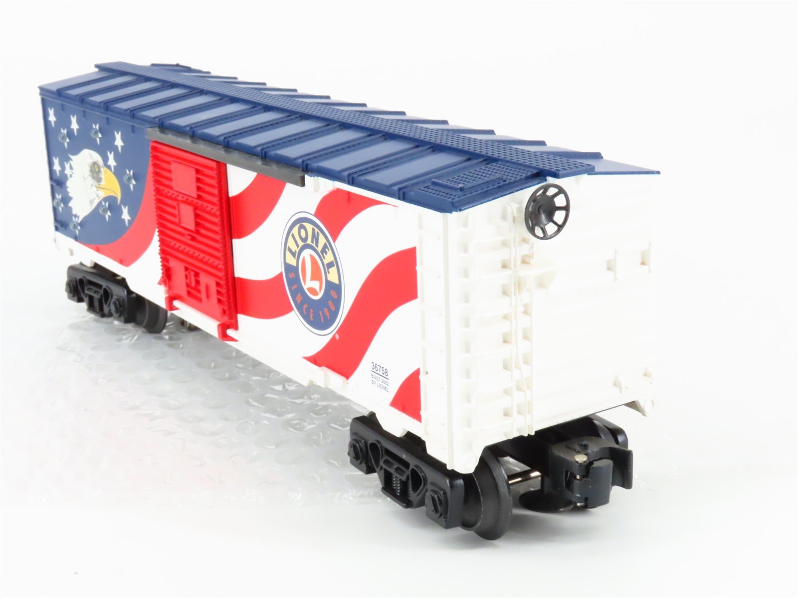O Gauge 3-Rail Lionel 6-36758 Patriotic Boxcar #36758 w/Lights