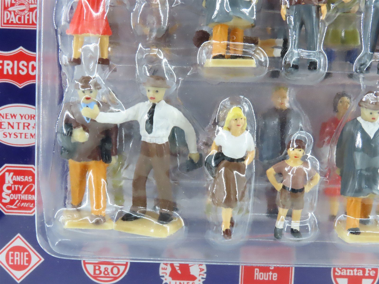 O 1/48 Scale Aristo-Craft RMT-99418 BEEPeople 48 Standing Figures Pack