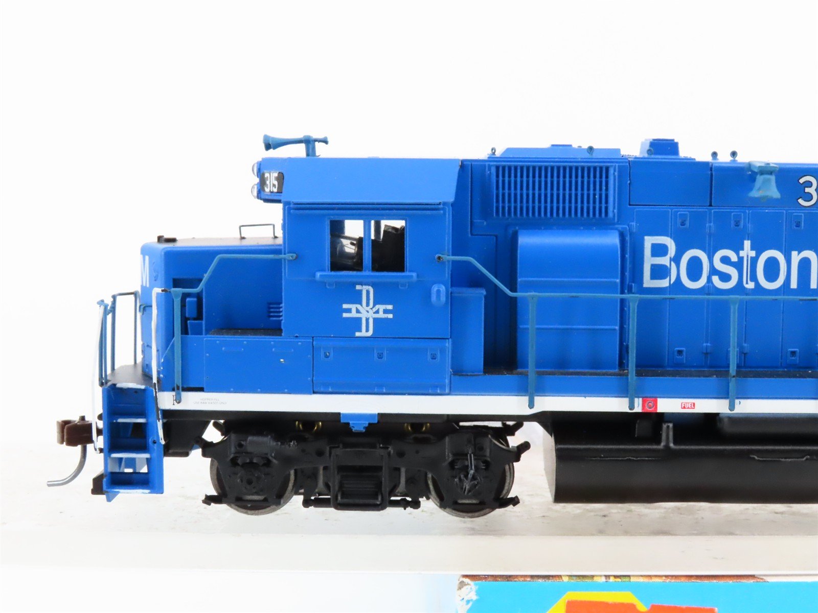 HO Scale Athearn 4435 B&M Boston & Maine EMD GP40-2 Diesel Locomotive #315