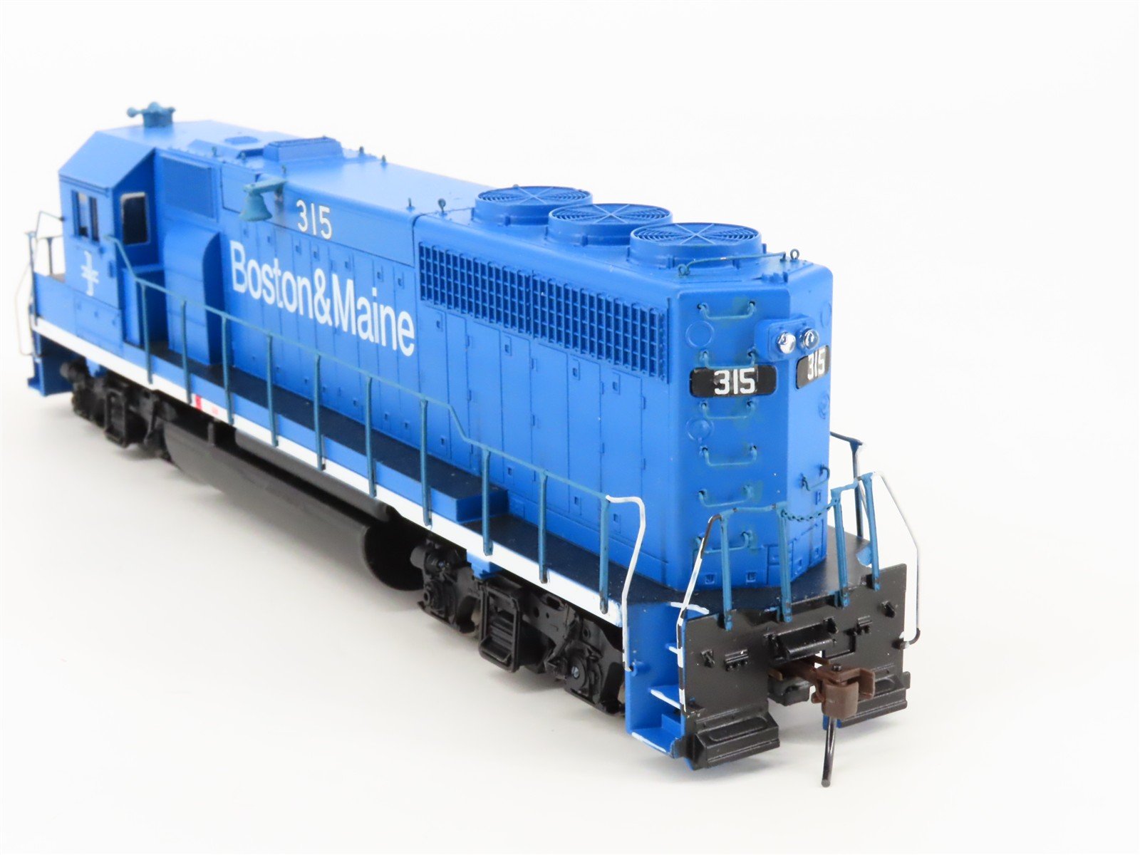 HO Scale Athearn 4435 B&M Boston & Maine EMD GP40-2 Diesel Locomotive #315