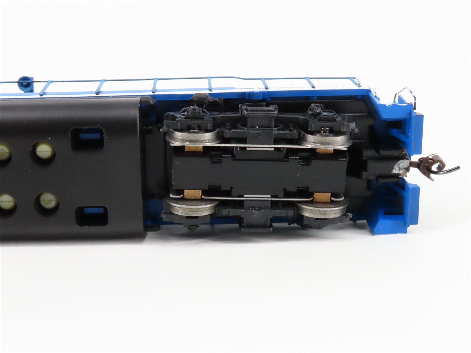 HO Scale Athearn 4435 B&M Boston & Maine EMD GP40-2 Diesel Locomotive #315