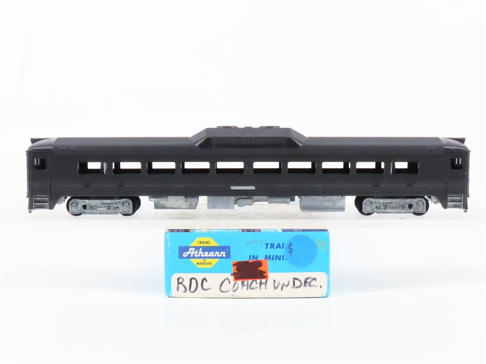 HO Scale Athearn Undecorated Budd RDC Rail Diesel Car - UNPOWERED