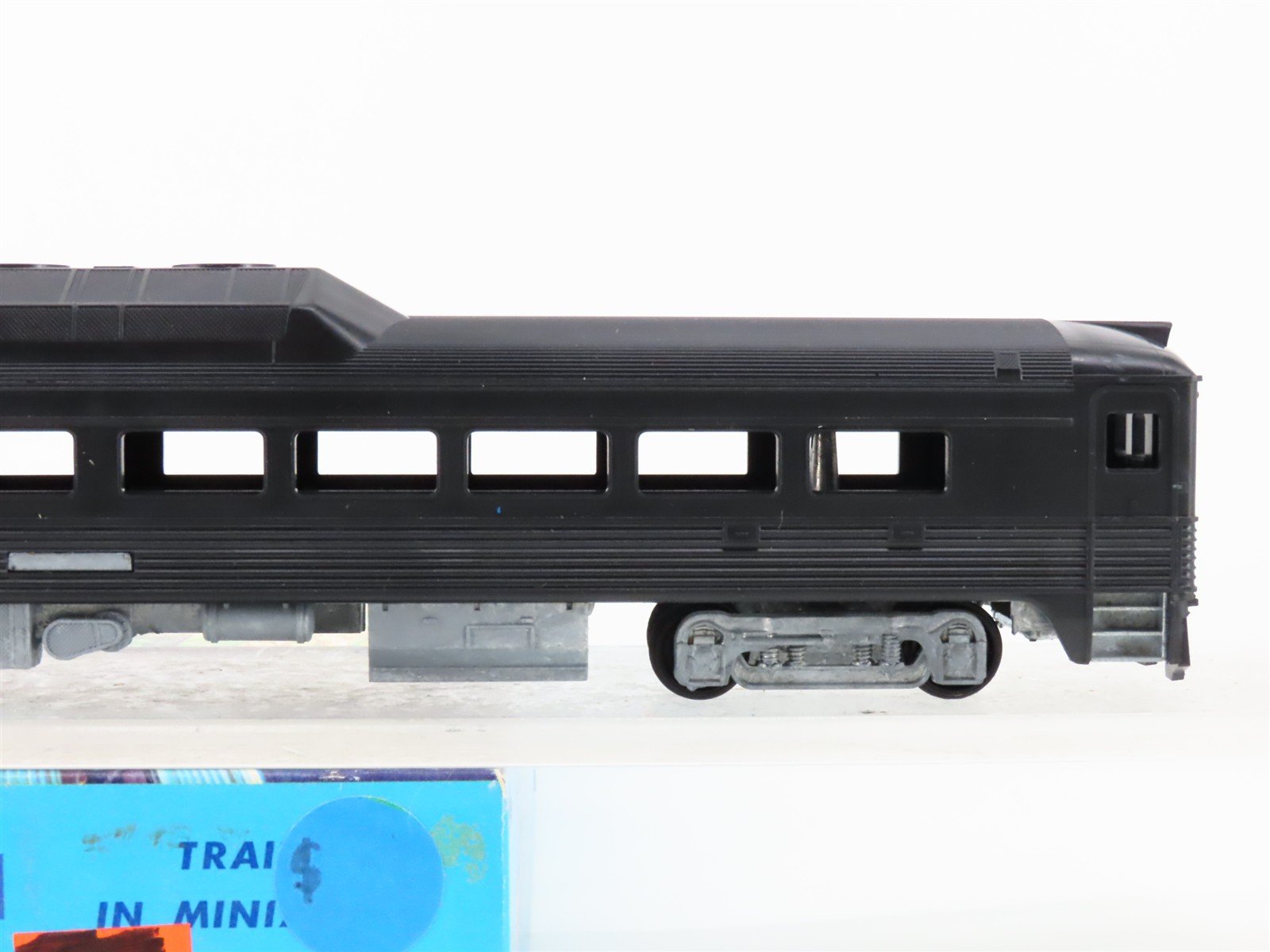 HO Scale Athearn Undecorated Budd RDC Rail Diesel Car - UNPOWERED