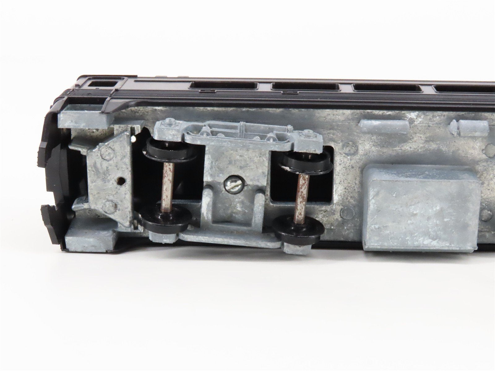 HO Scale Athearn Undecorated Budd RDC Rail Diesel Car - UNPOWERED