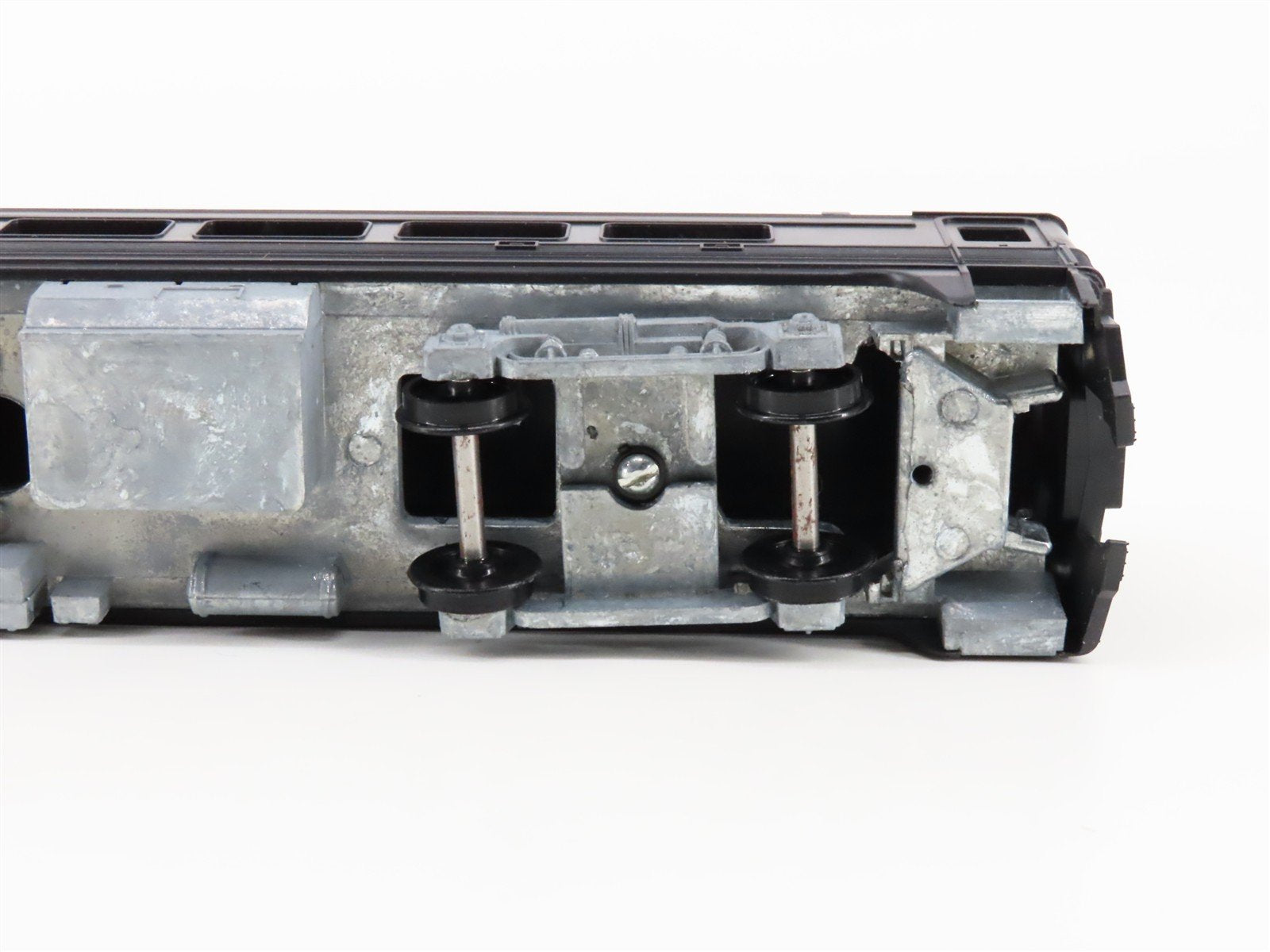 HO Scale Athearn Undecorated Budd RDC Rail Diesel Car - UNPOWERED