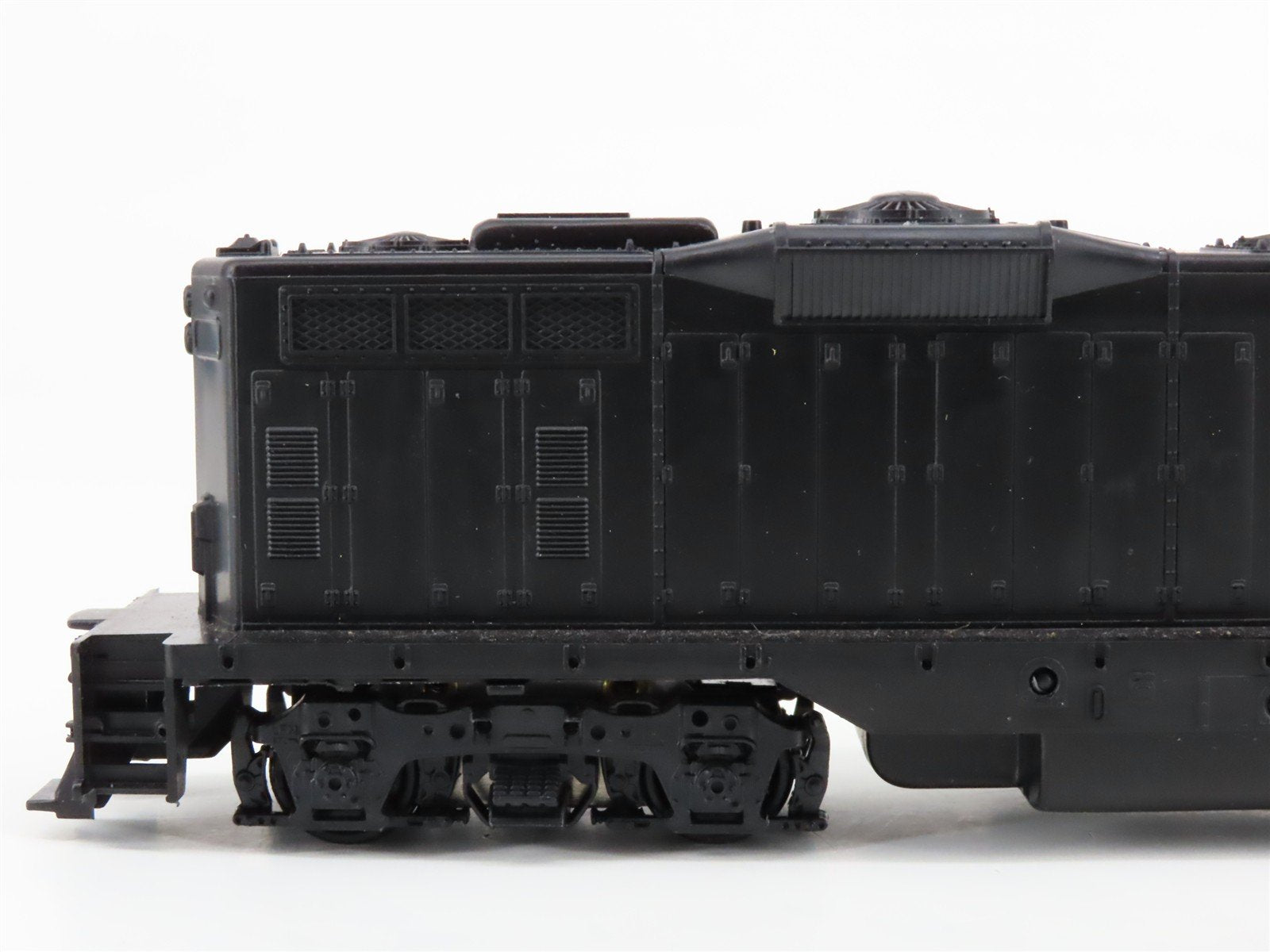 HO Scale Athearn Undecorated EMD GP7 Diesel Locomotive - UNPOWERED