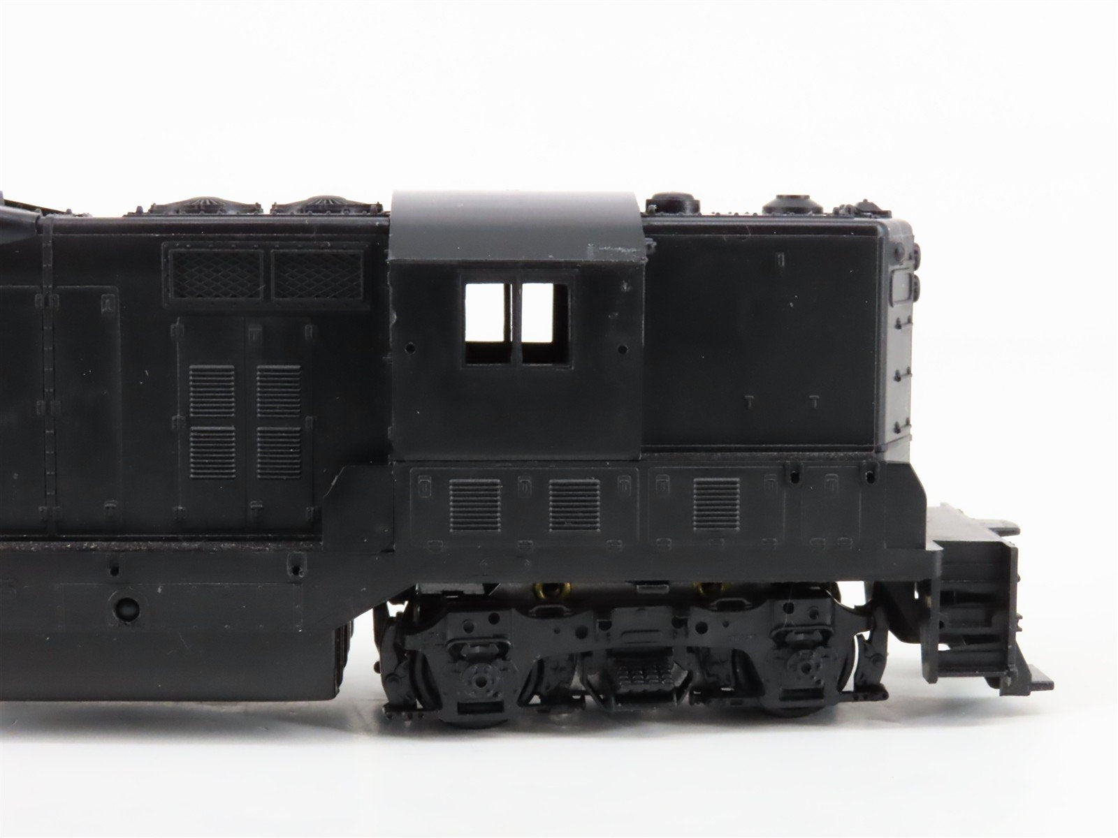 HO Scale Athearn Undecorated EMD GP7 Diesel Locomotive - UNPOWERED