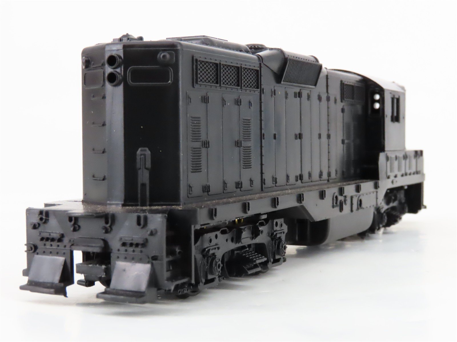 HO Scale Athearn Undecorated EMD GP7 Diesel Locomotive - UNPOWERED