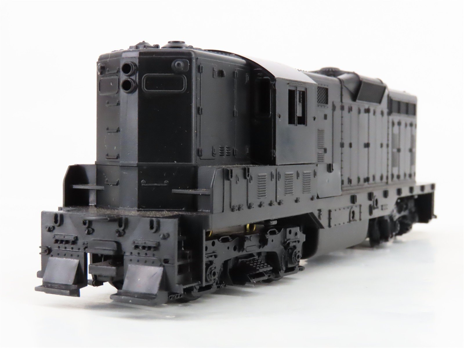 HO Scale Athearn Undecorated EMD GP7 Diesel Locomotive - UNPOWERED